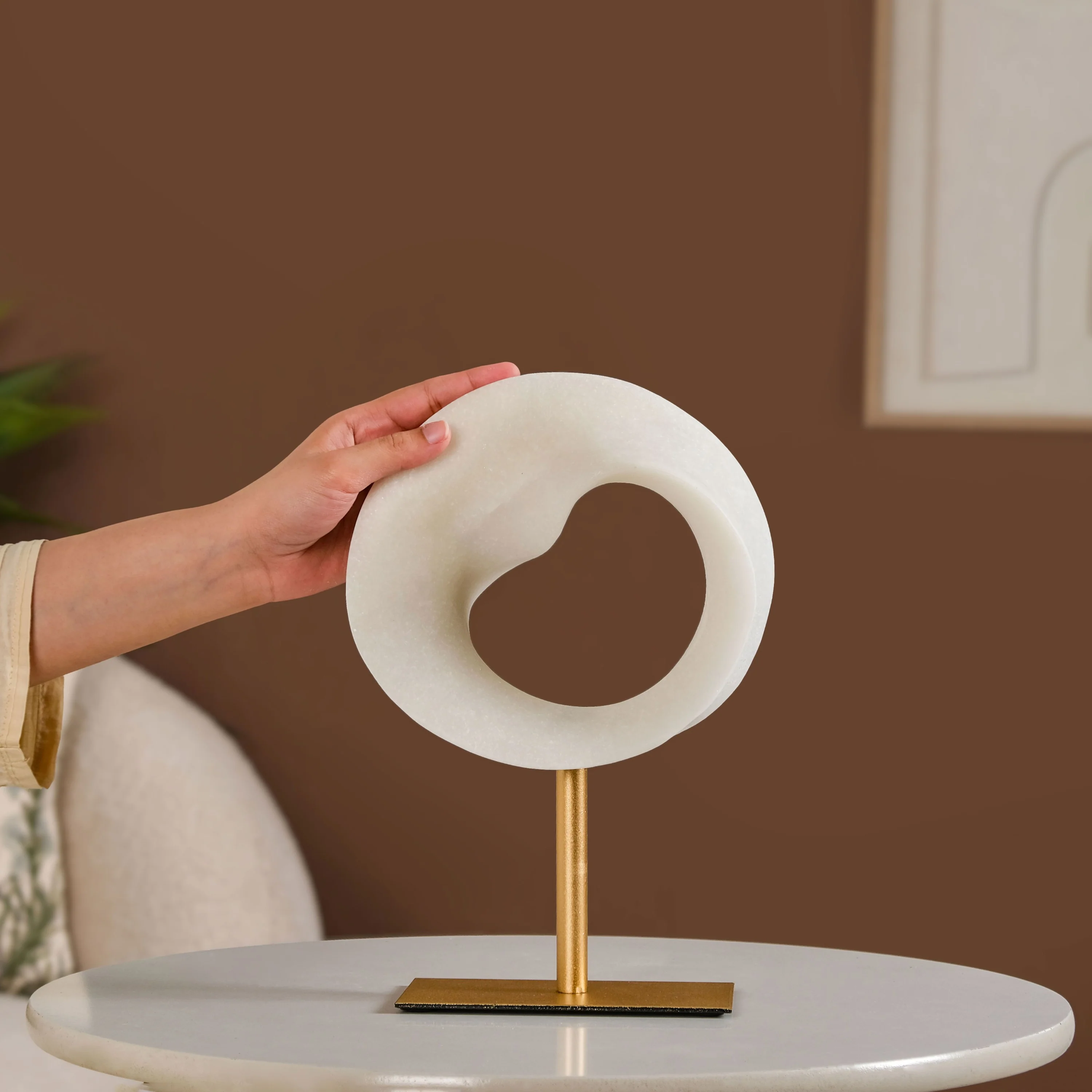 Eternal Loop Resin Table Decor - Image 2