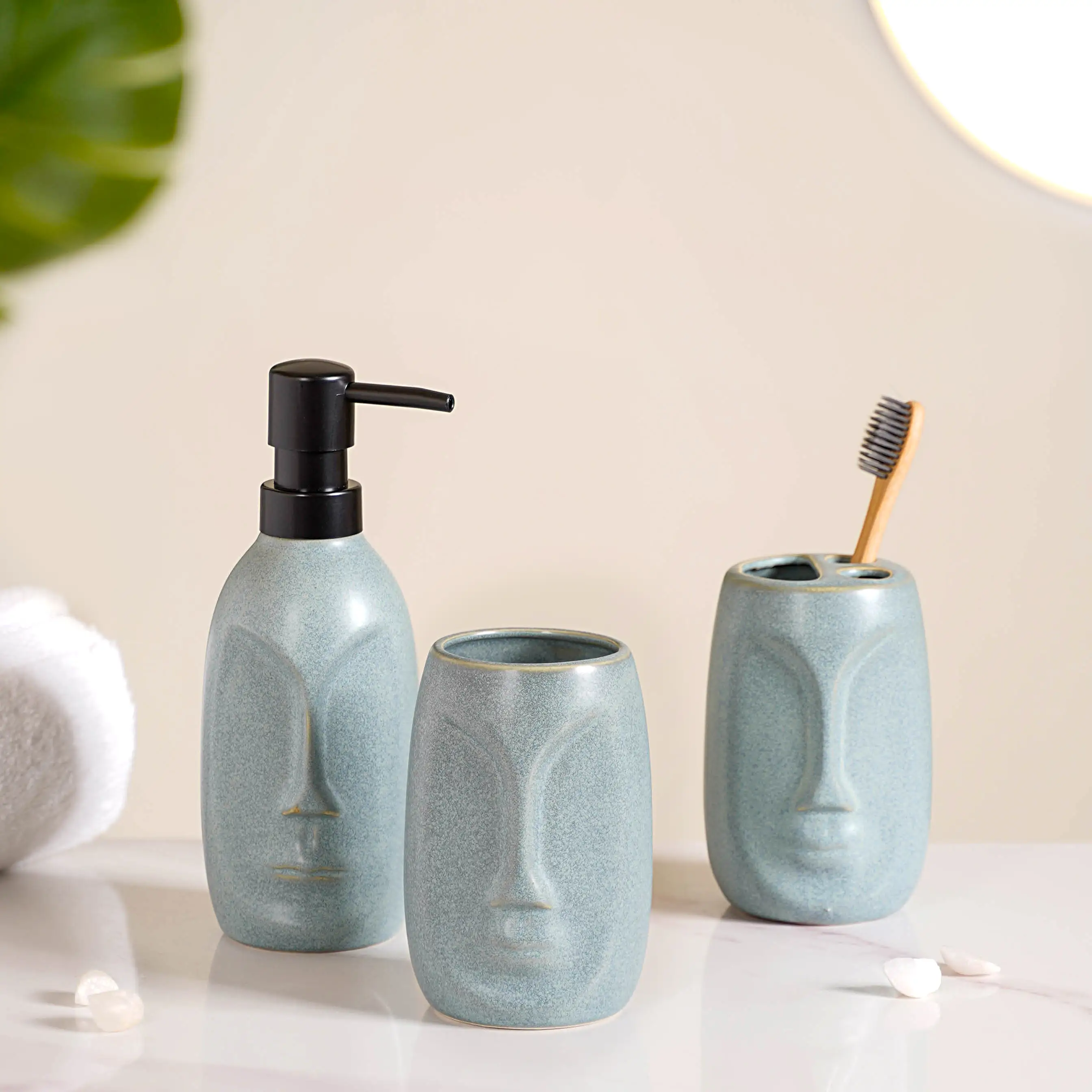 Face Vase Inspired Bath Set Of 3 - Image 15