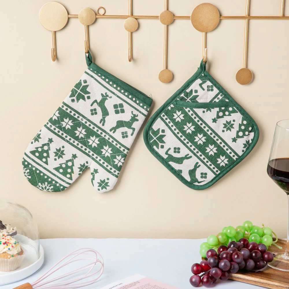 Festive Christmas Oven Mitt And Mat Green Set Of 2