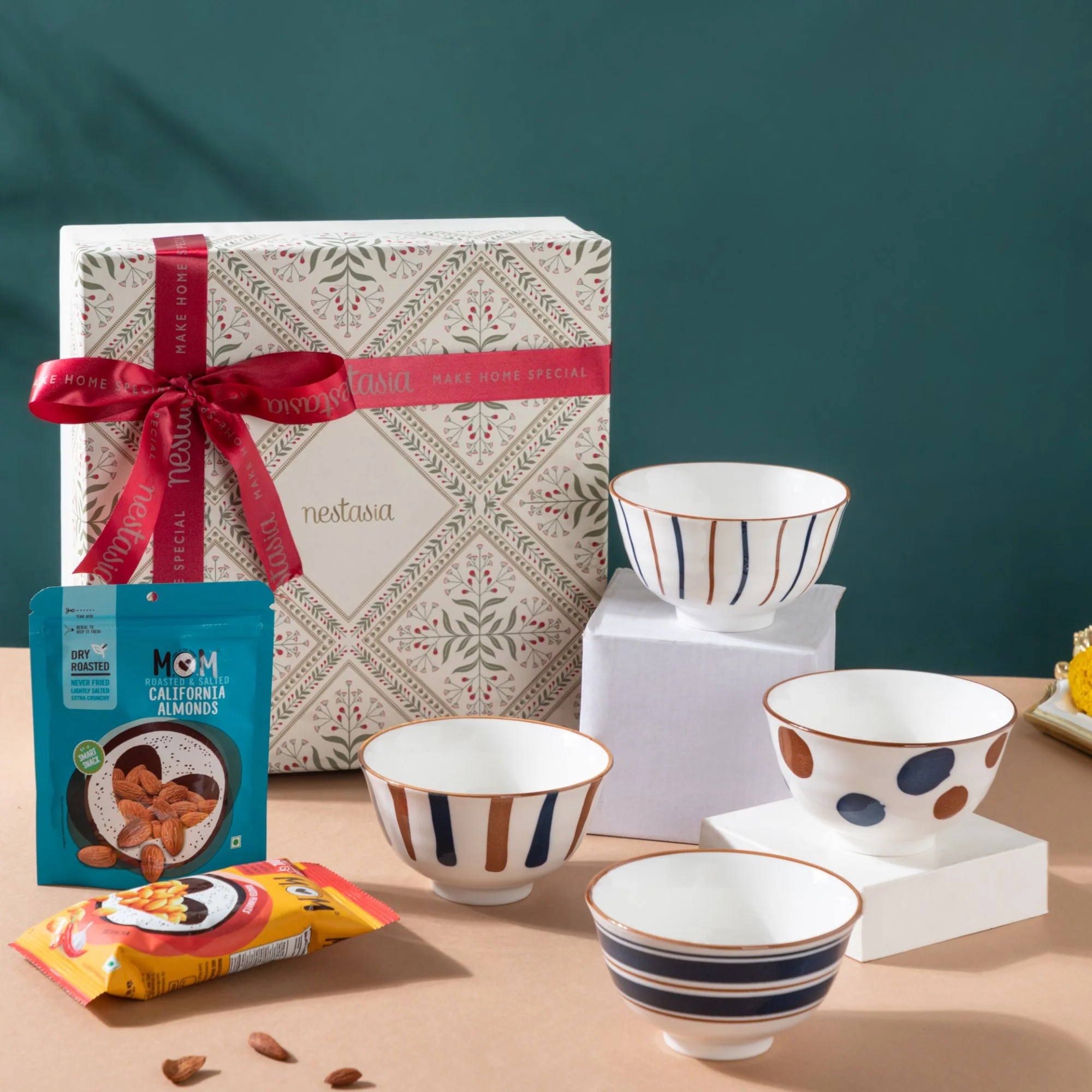 Festive Raksha Bandhan Gift Box Set Of 5 - Image 5