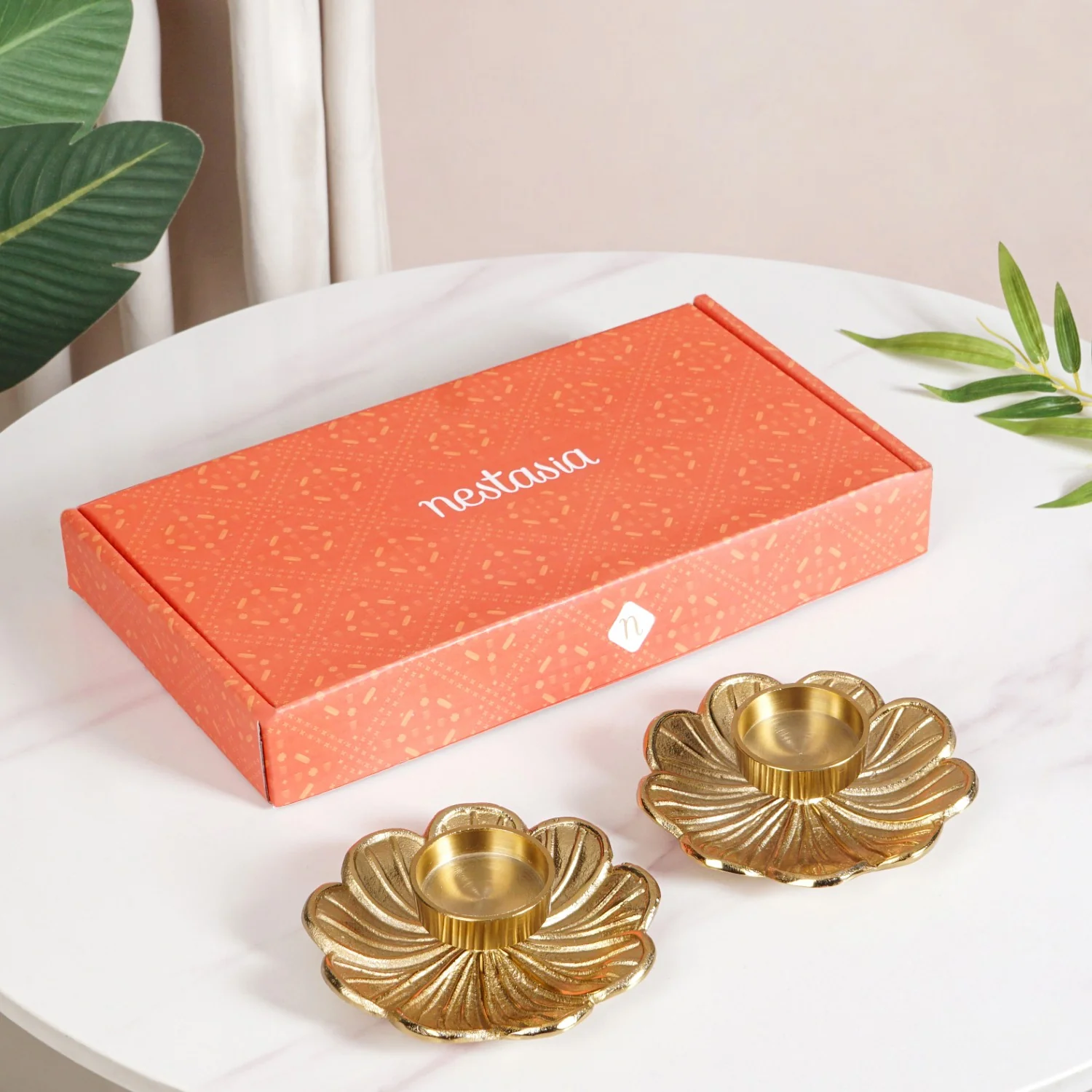 Flora Festive Tealight Holder Set Of 2 In Festive Gift Box - Image 2