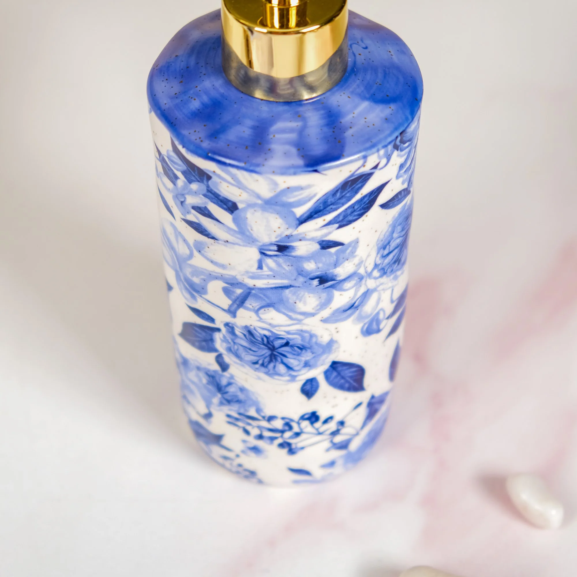 Floral Blue Bath Accessory Set Of 3 - Image 8