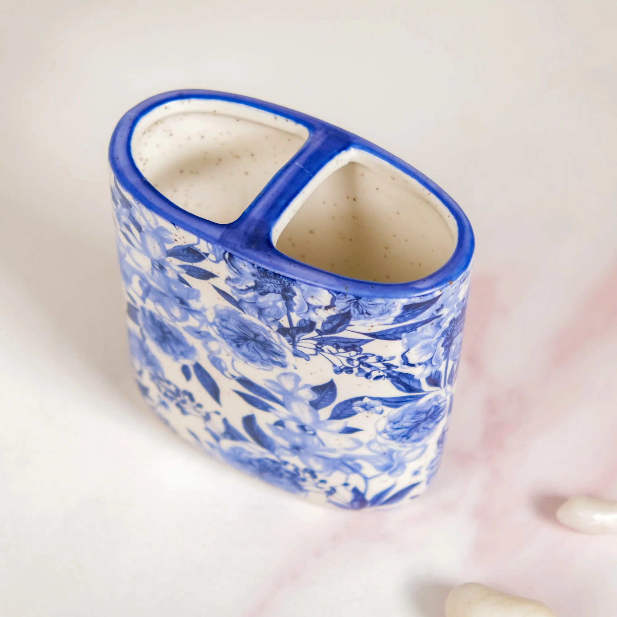Floral Blue Bath Accessory Set Of 3 - Image 9
