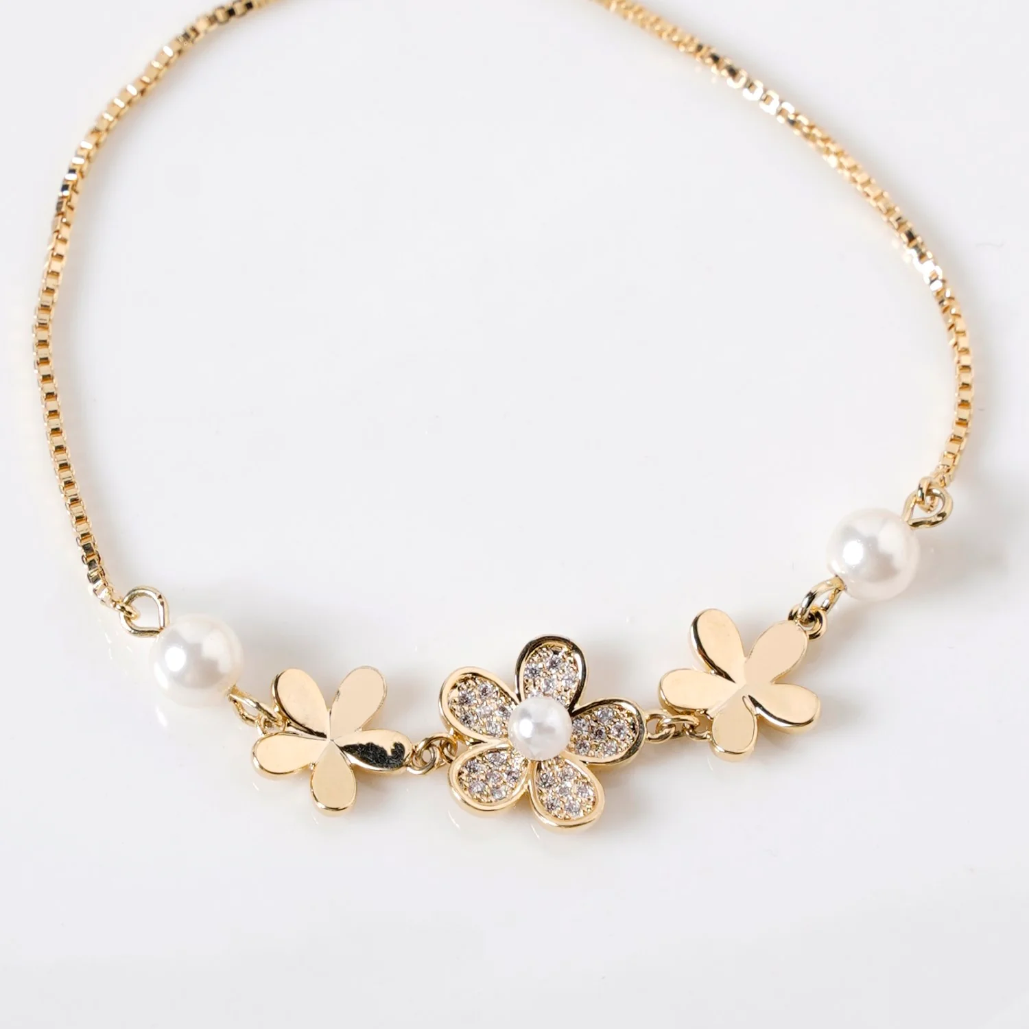 Floral Grace Gold Chain Bracelet - Image 5