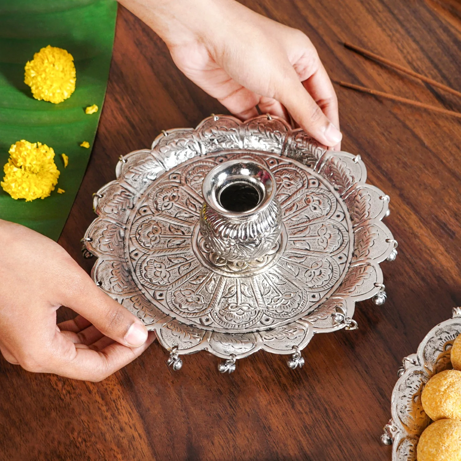 Floral Pooja Thali And Kalash Set 19cm - Image 2