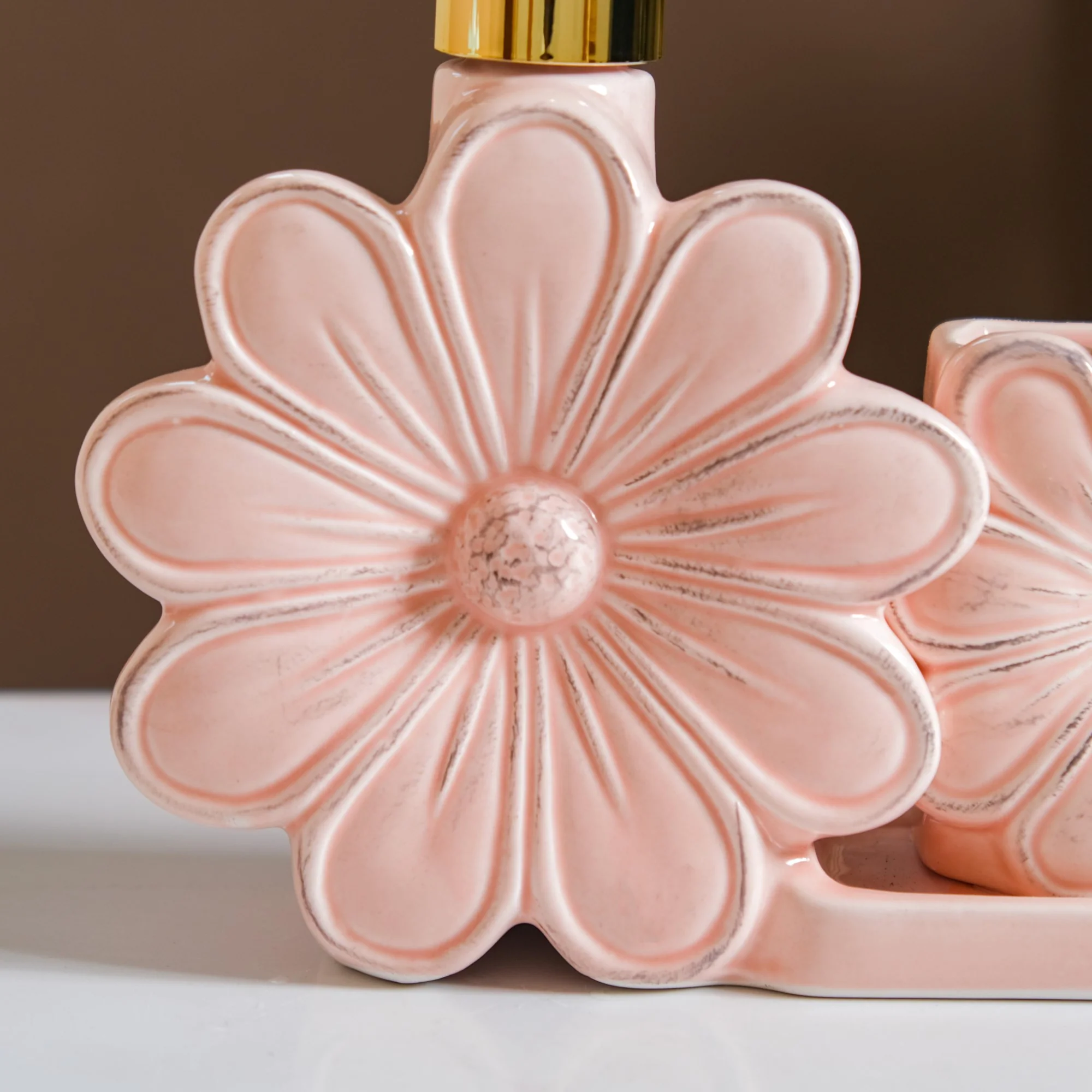 Floral Soap Dispenser With Holder Pink - Image 10