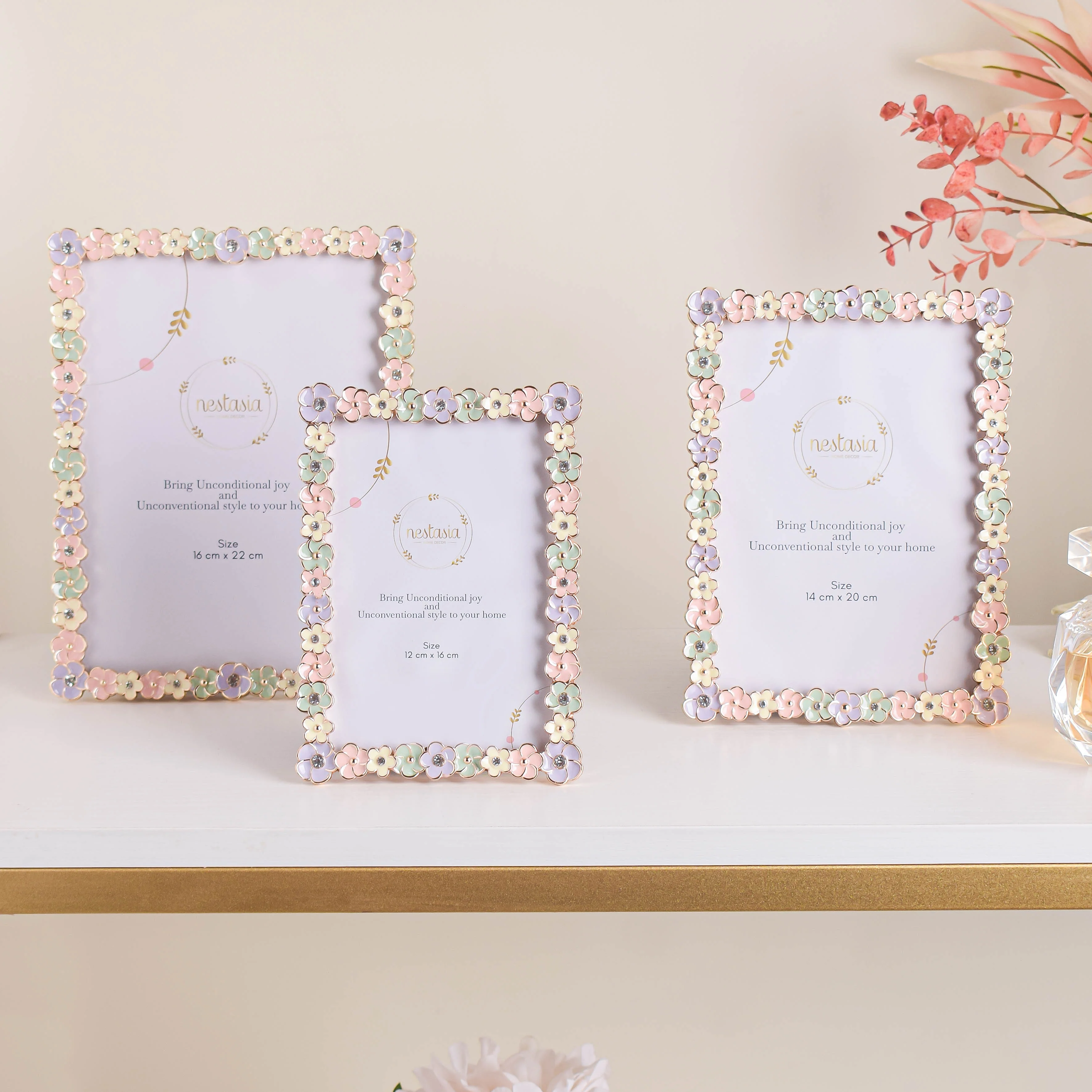 Flower Festoon Photo Frame Small - Image 4