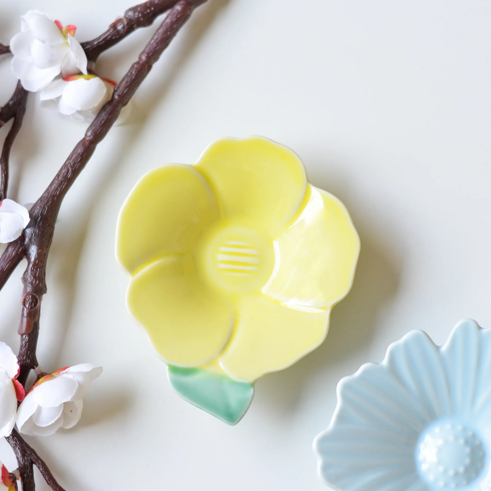 Mini Flower Shape Plate
