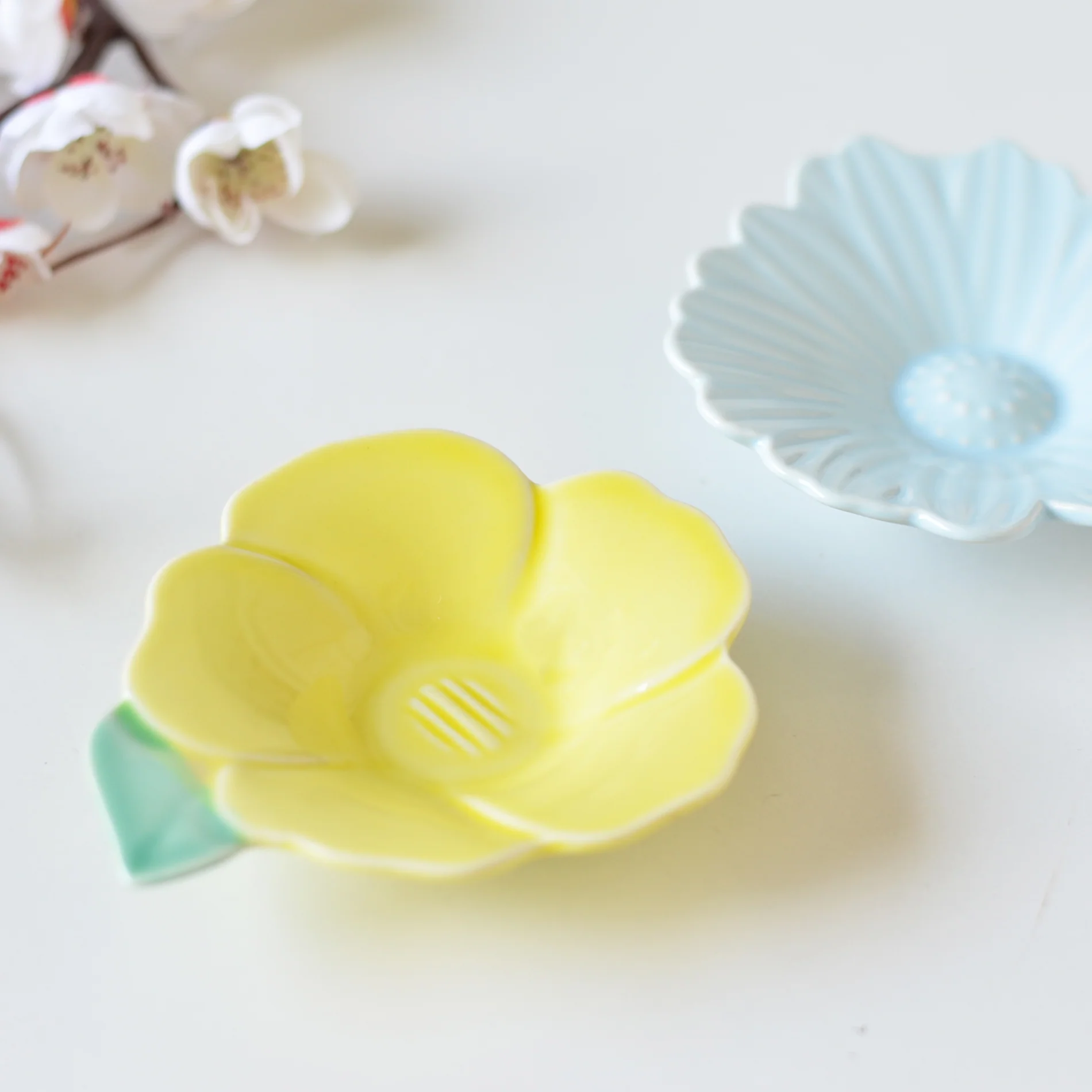 Mini Flower Shape Plate - Image 4