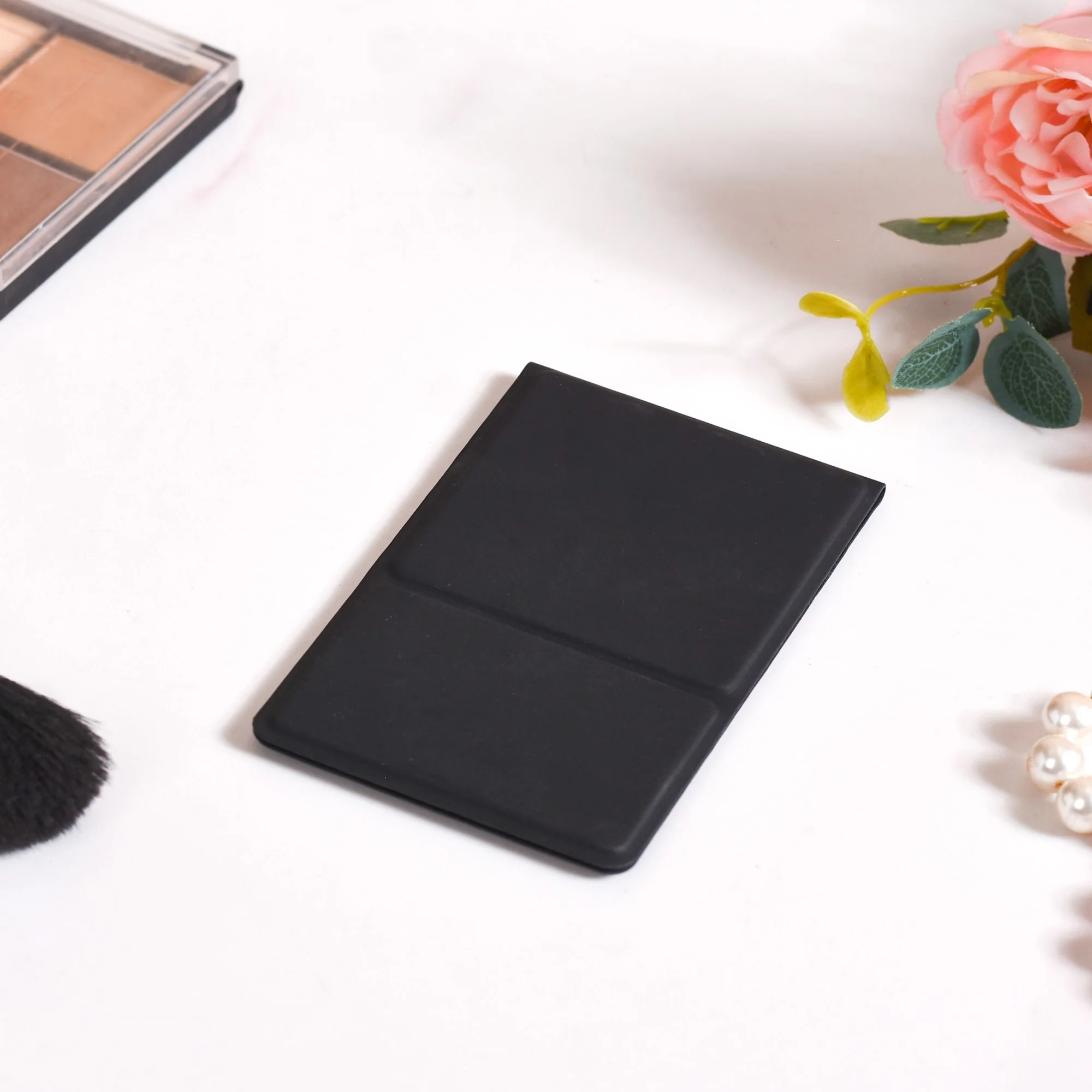 Foldable Compact Mirror Black - Image 7