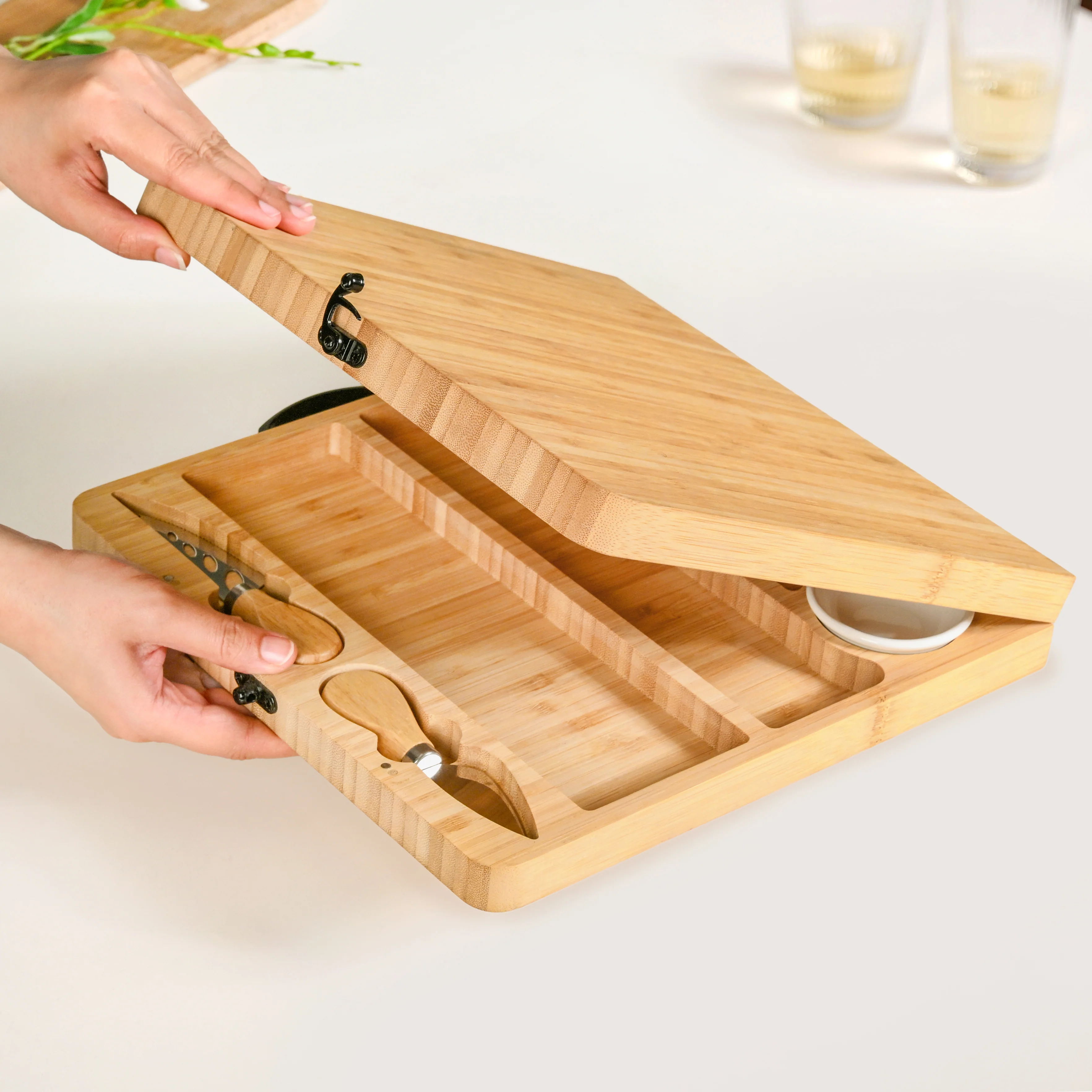 Foldable Trending Charcuterie Board Set With Bowls And Knives 22inch - Image 2