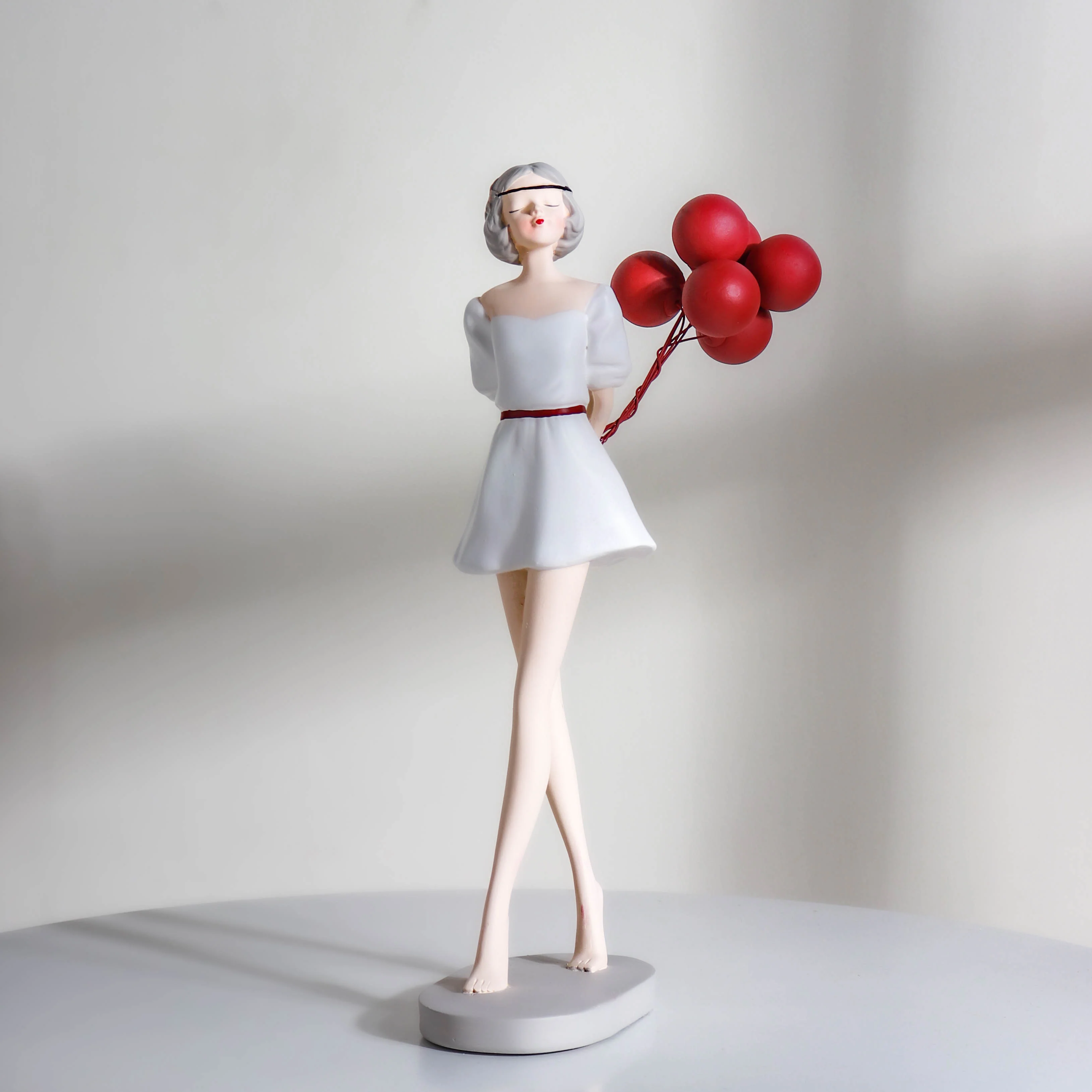 Girl With Balloons Showpiece - Image 4