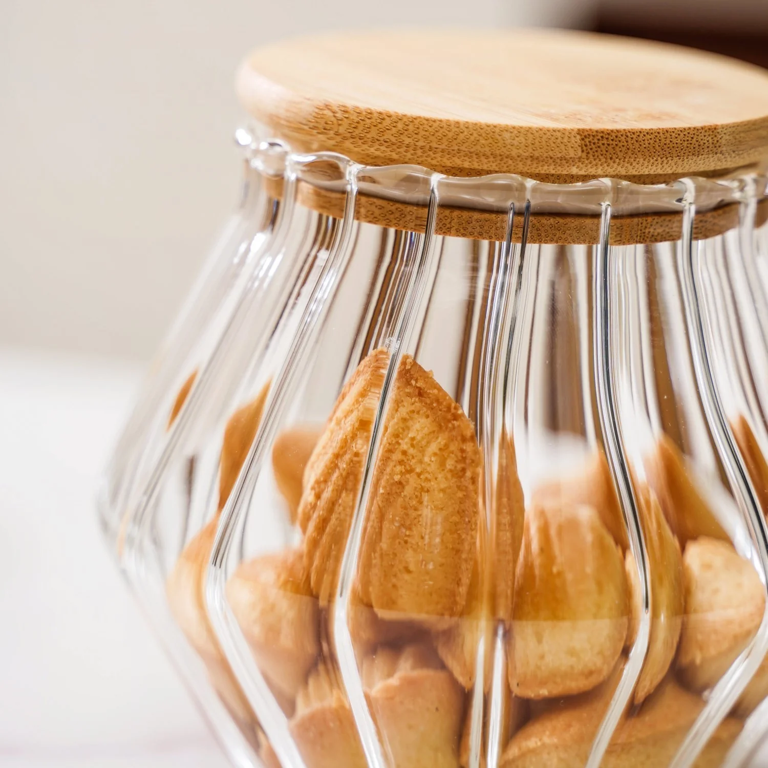 Glass Airtight Cookie Jar With Lid Set Of 2 850ml - Image 7