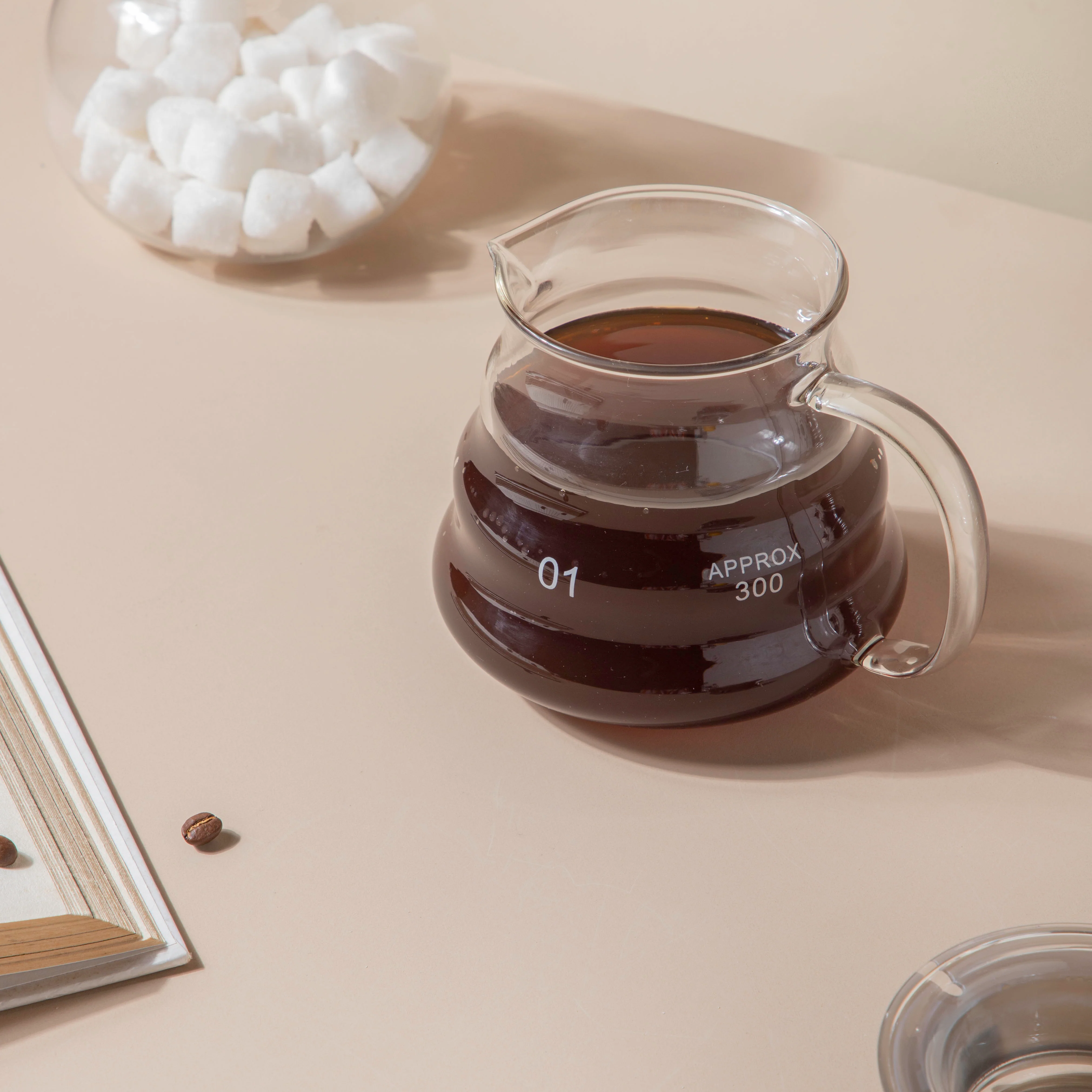 Glass Coffee Pot With Lid Small - Image 3