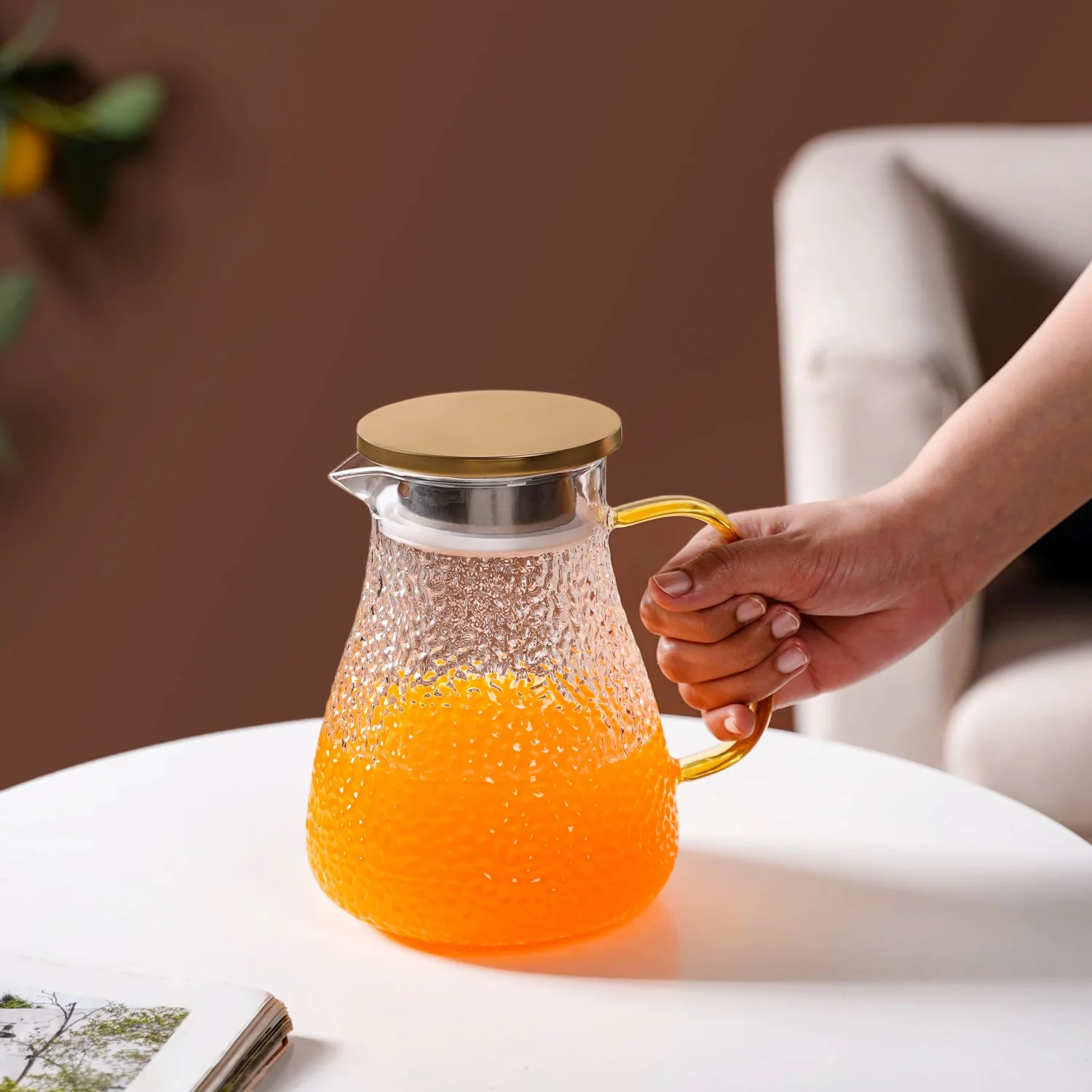 Glass Jug With Texture 1300ml - Image 2
