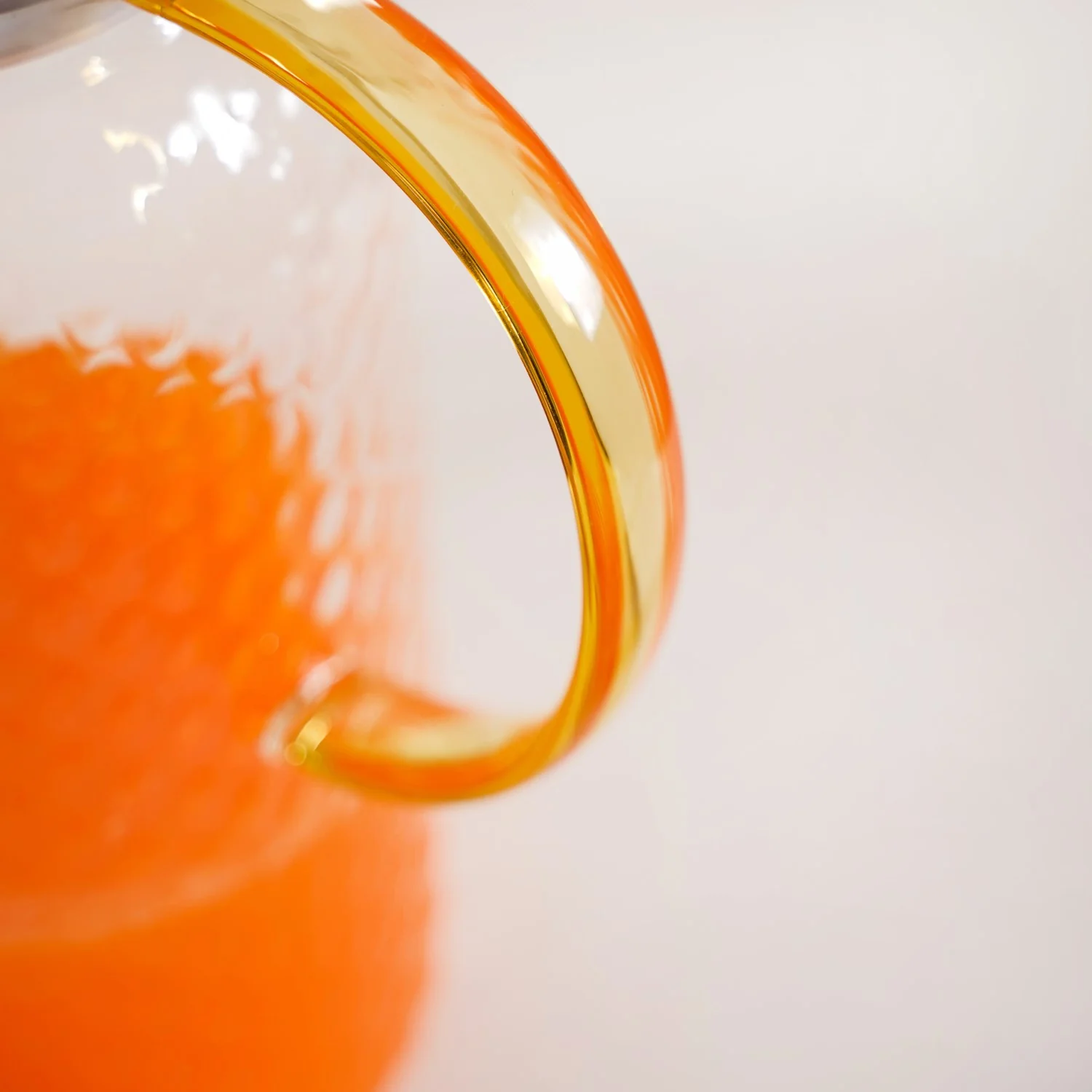 Textured Glass Jug With Metal Lid 2000ml - Image 6