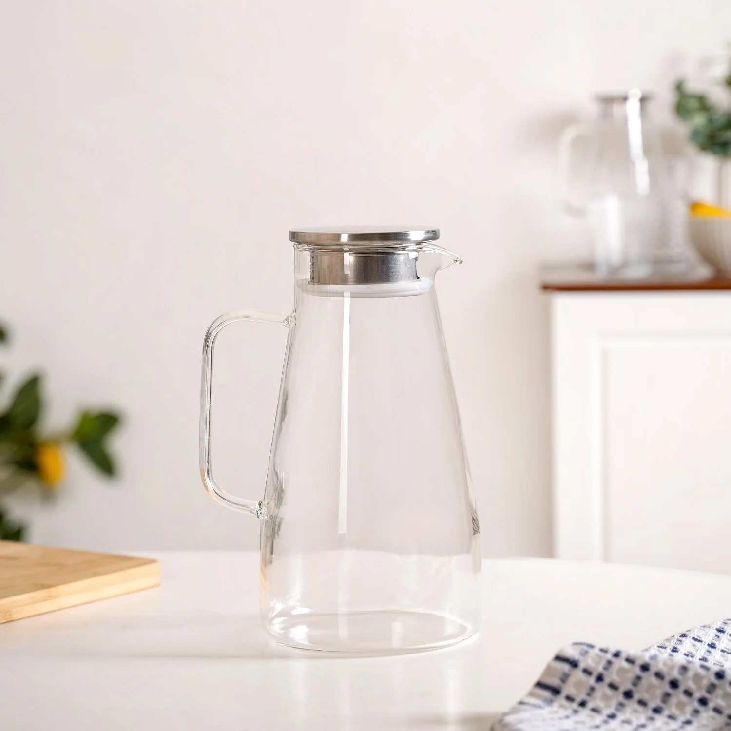 Transparent Glass Jug 1850ml - Image 3