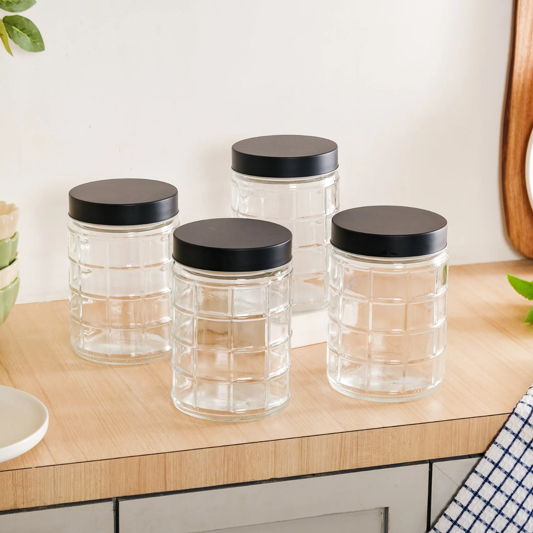 Glass Storage Jars With Airtight Lid Set Of 4 Checks 1350ml - Image 3