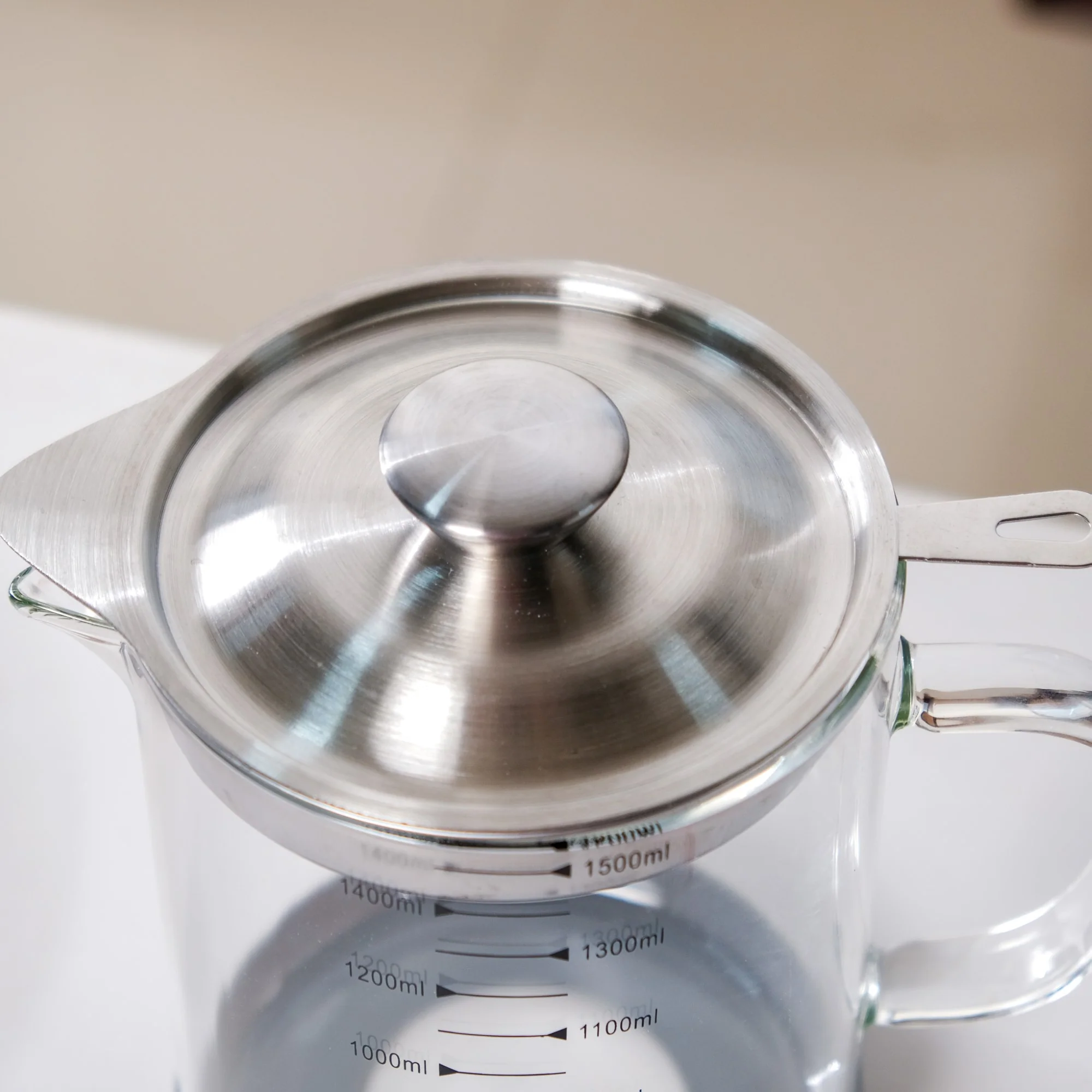 Glass Oil Pot With Strainer 1500ml - Image 6