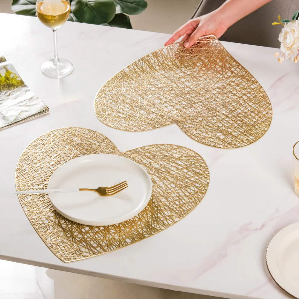 Glimmering Heart Table Mat Gold Set of 6 15 Inch - Image 3