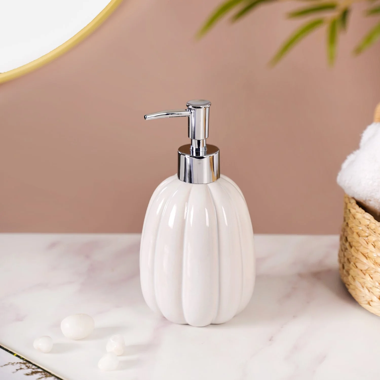 Glossy Lined Soap Dispenser White 400ml - Image 6