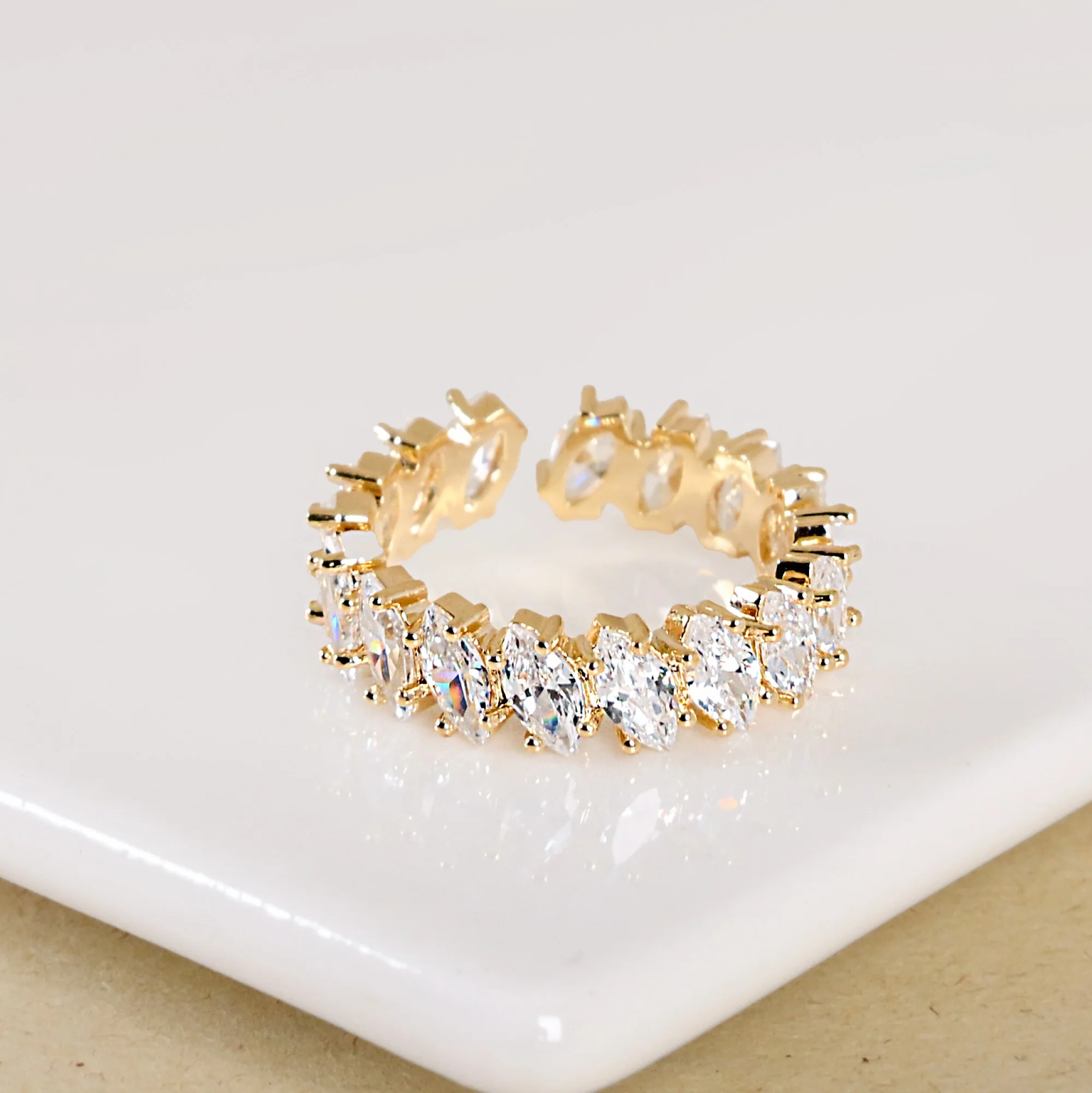 Gold Shimmer Leaf Ring - Image 5