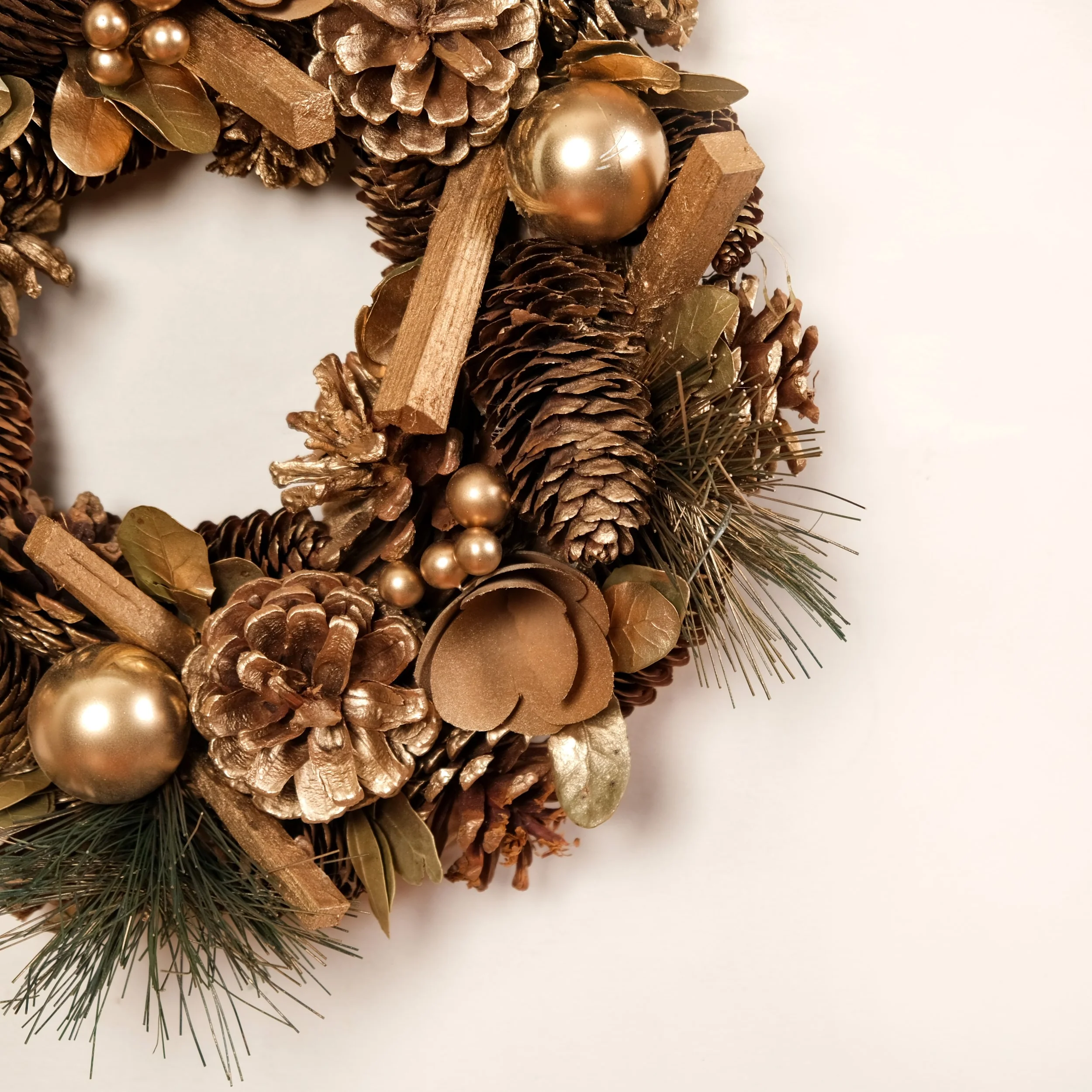Golden Forest Sustainable Decorative Wreath - Image 6