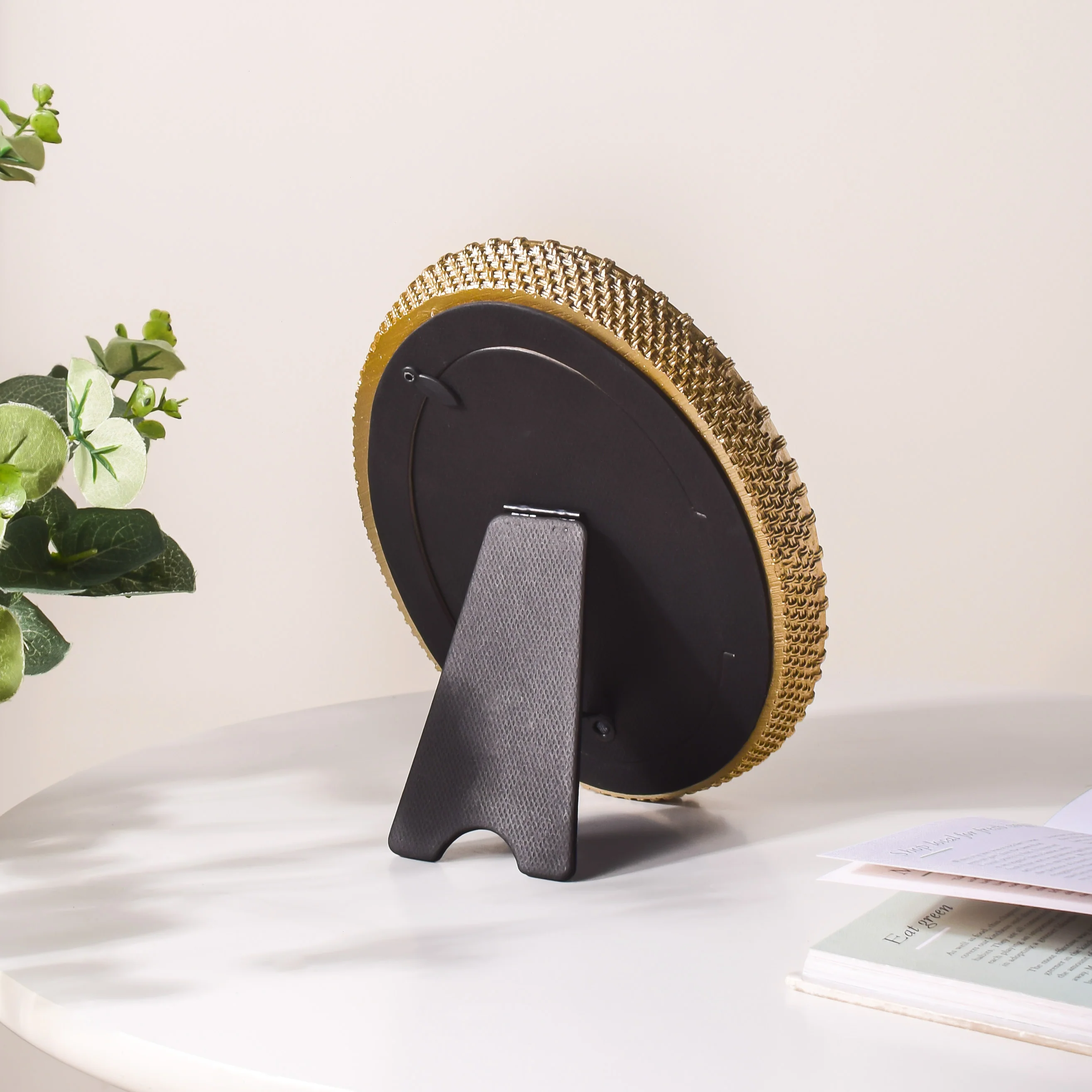Golden Oval Photo Frame - Image 5