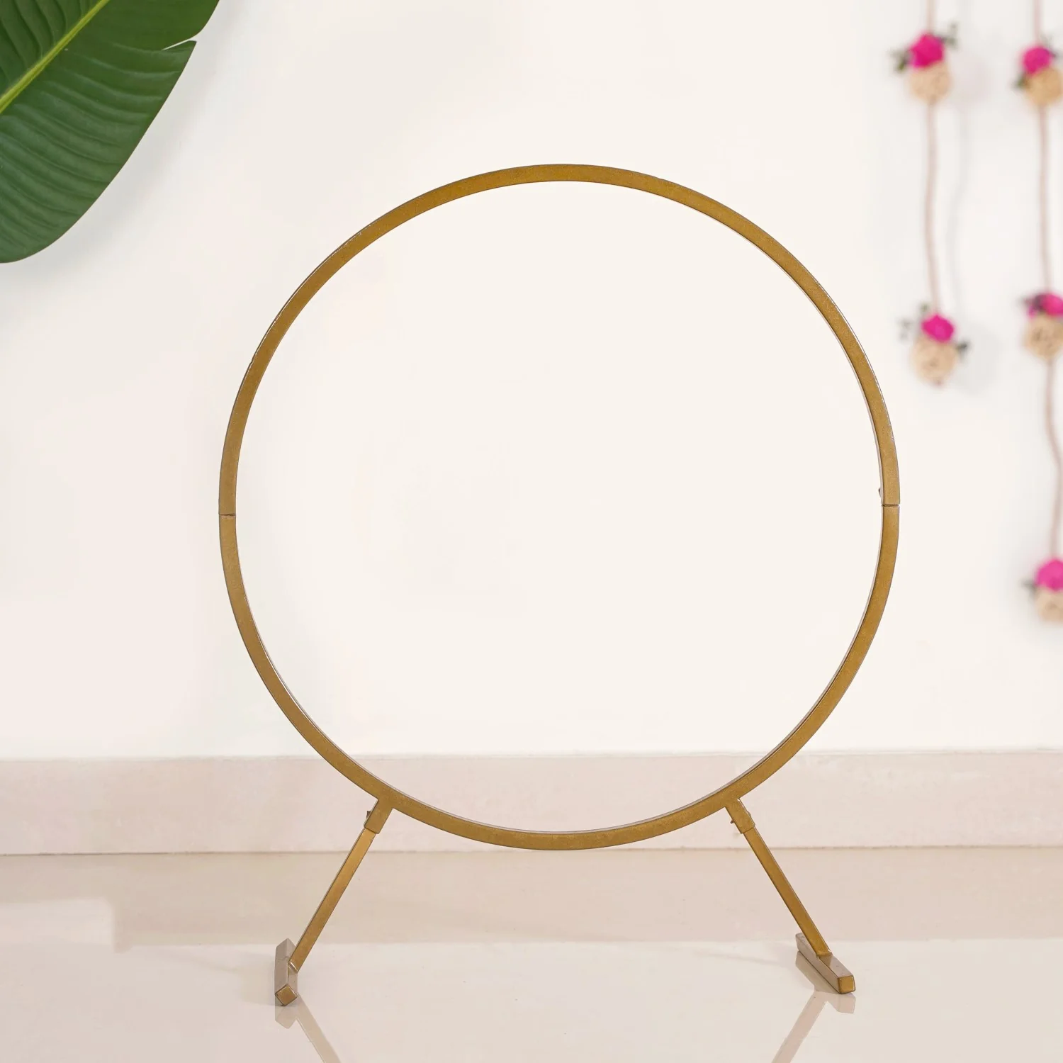 Golden Round Metal Backdrop Stand With Rose Decorations 28 Inch - Image 6