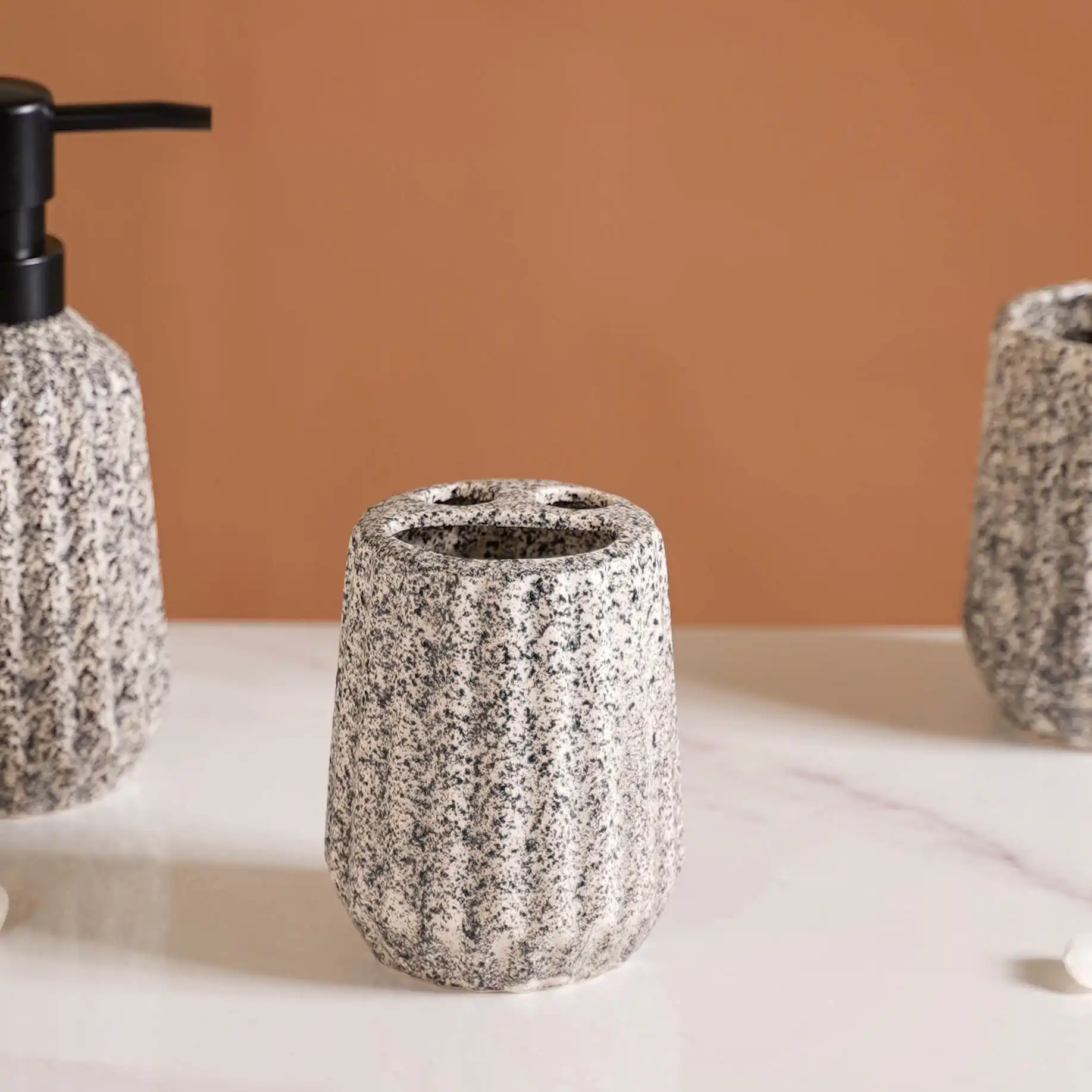Granite Finish Ceramic Bathroom Set Of 3 Grey Matte Black - Image 10
