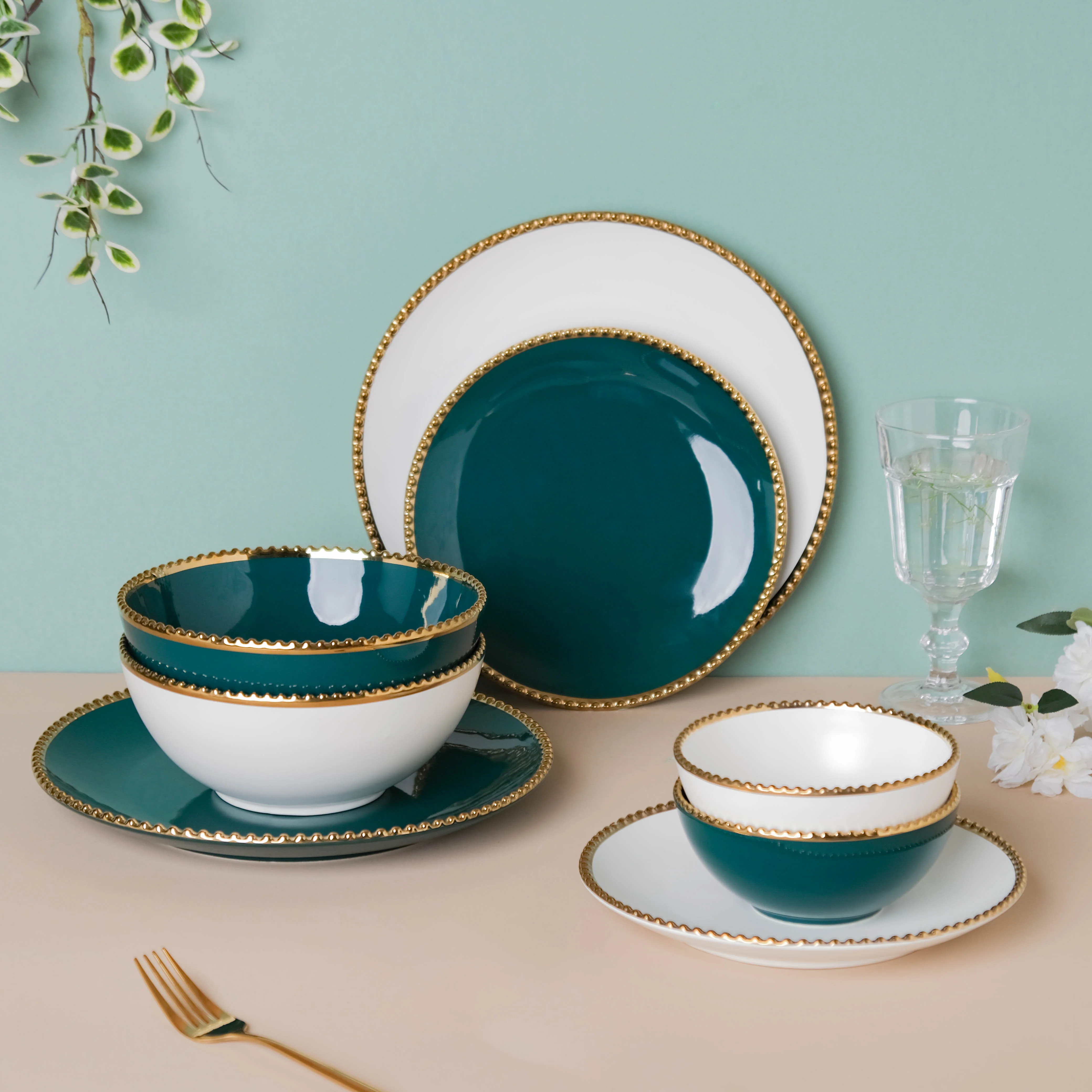 Green And White Elysian 22 Piece Dinnerware For 6 - Image 2