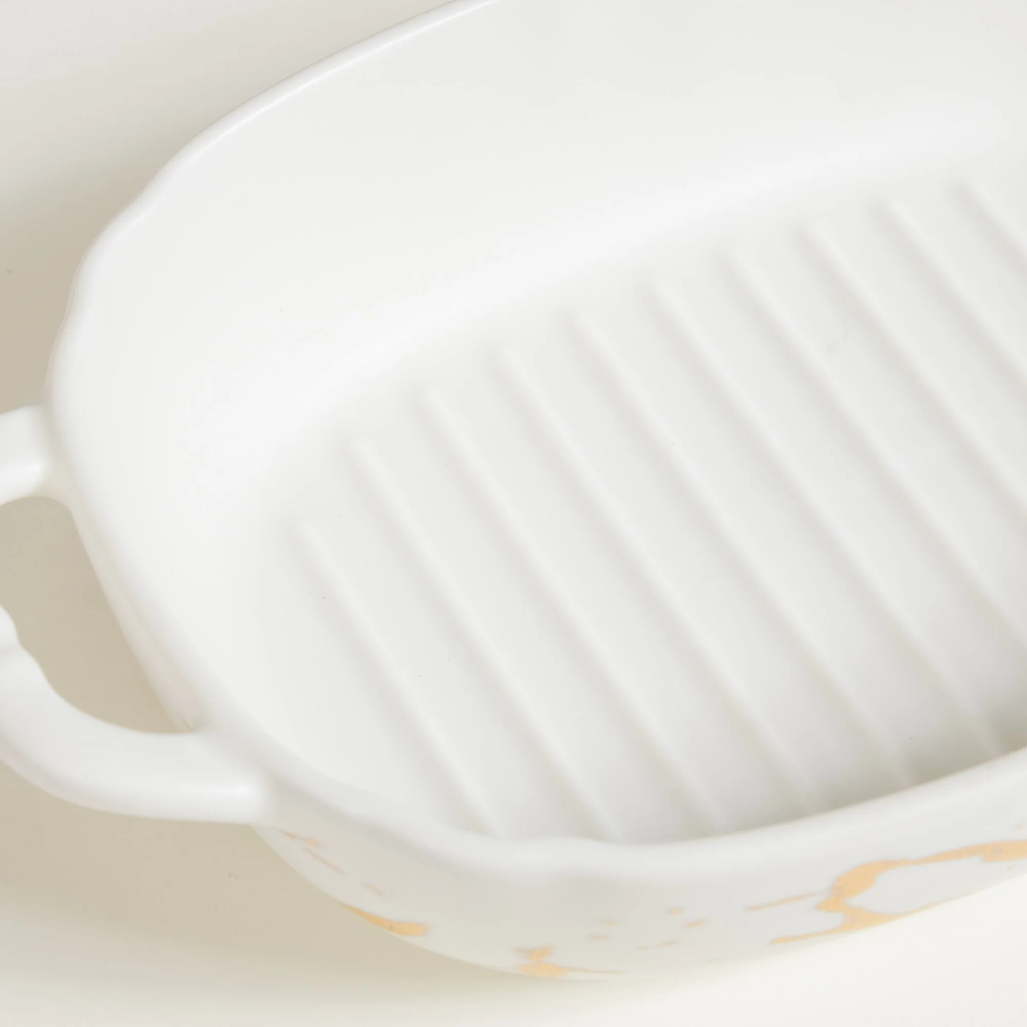 Grill Dish With Handles - Image 8