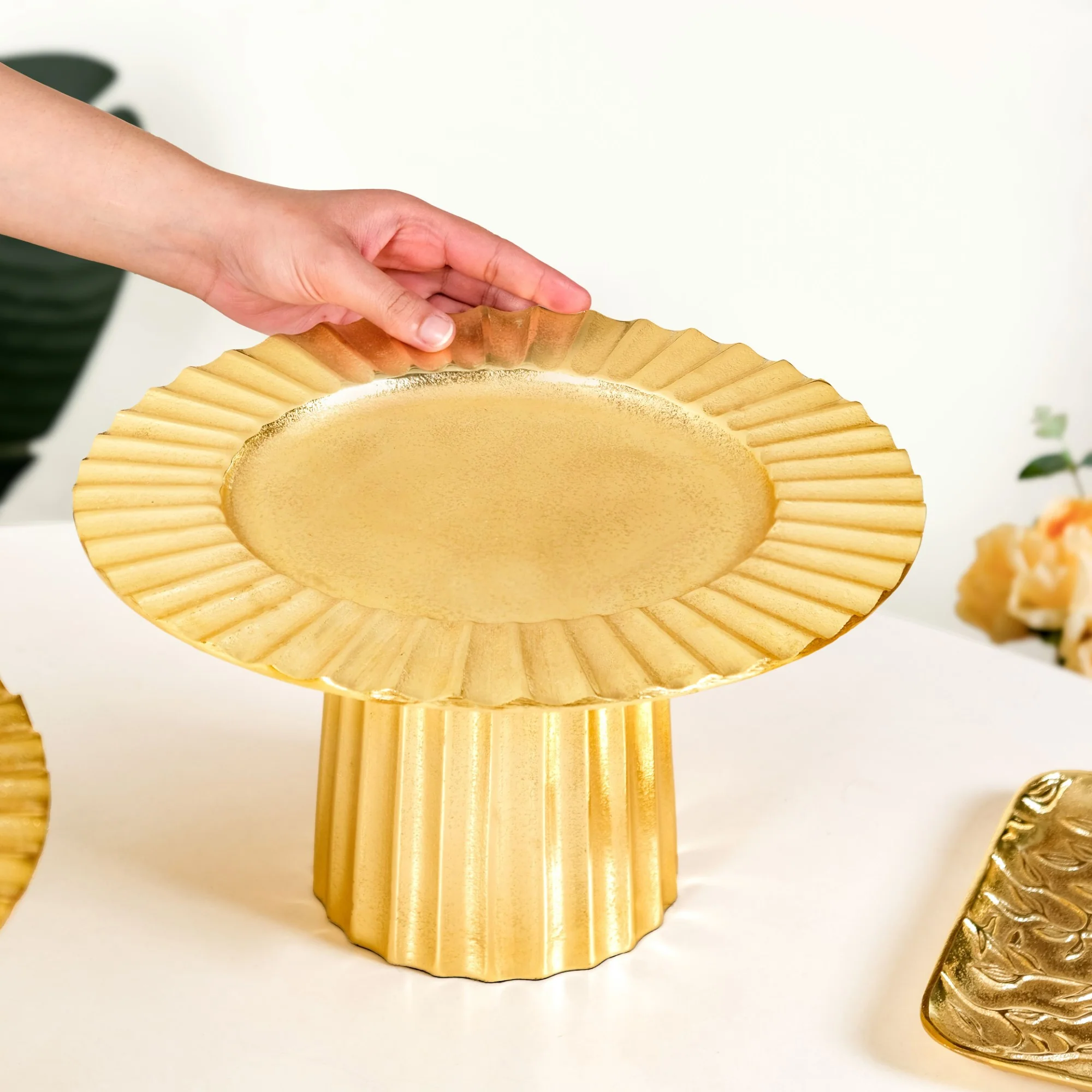 Halo Gold Dessert Riser Short - Image 3