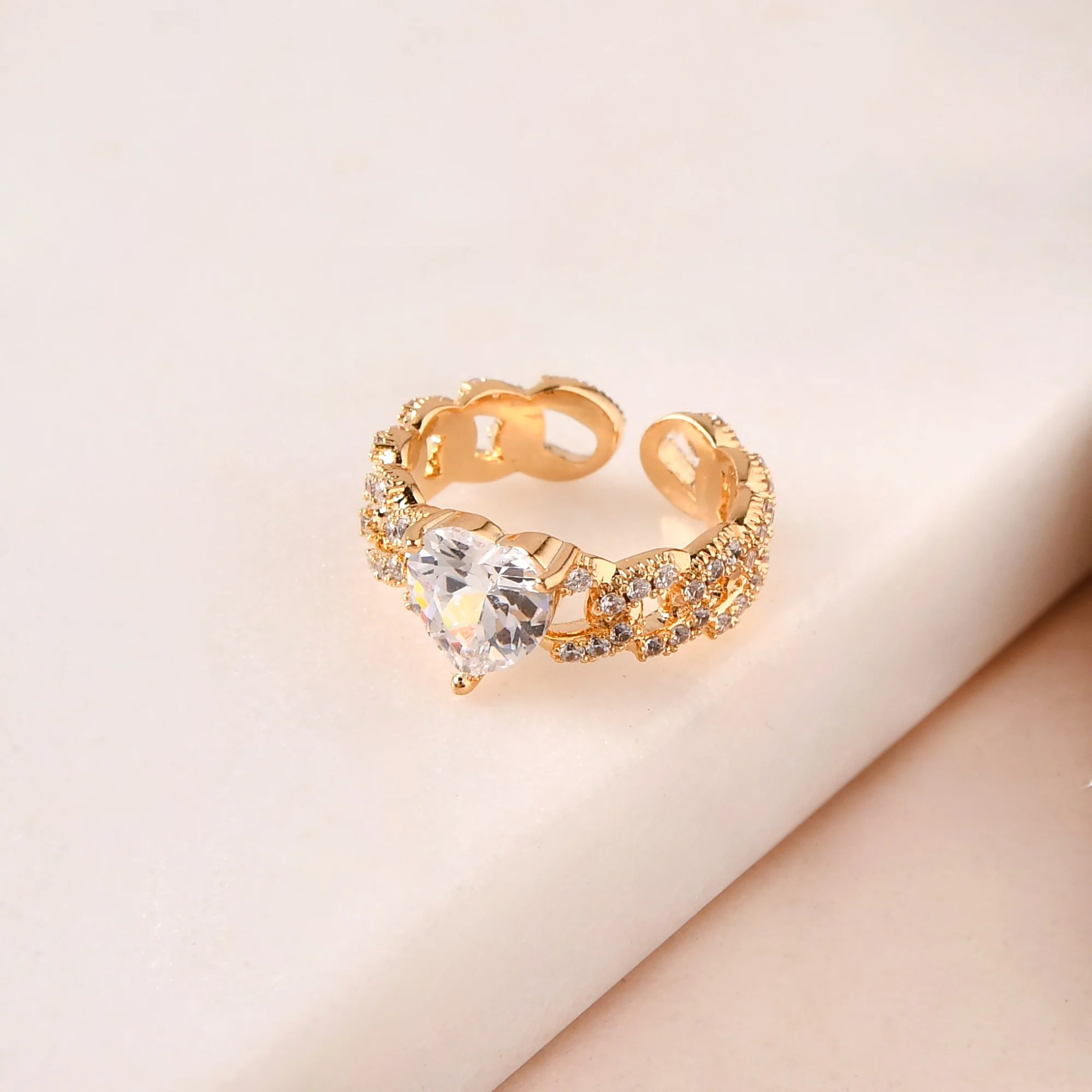 Heart Solitaire Knotted Gold Ring - Image 6