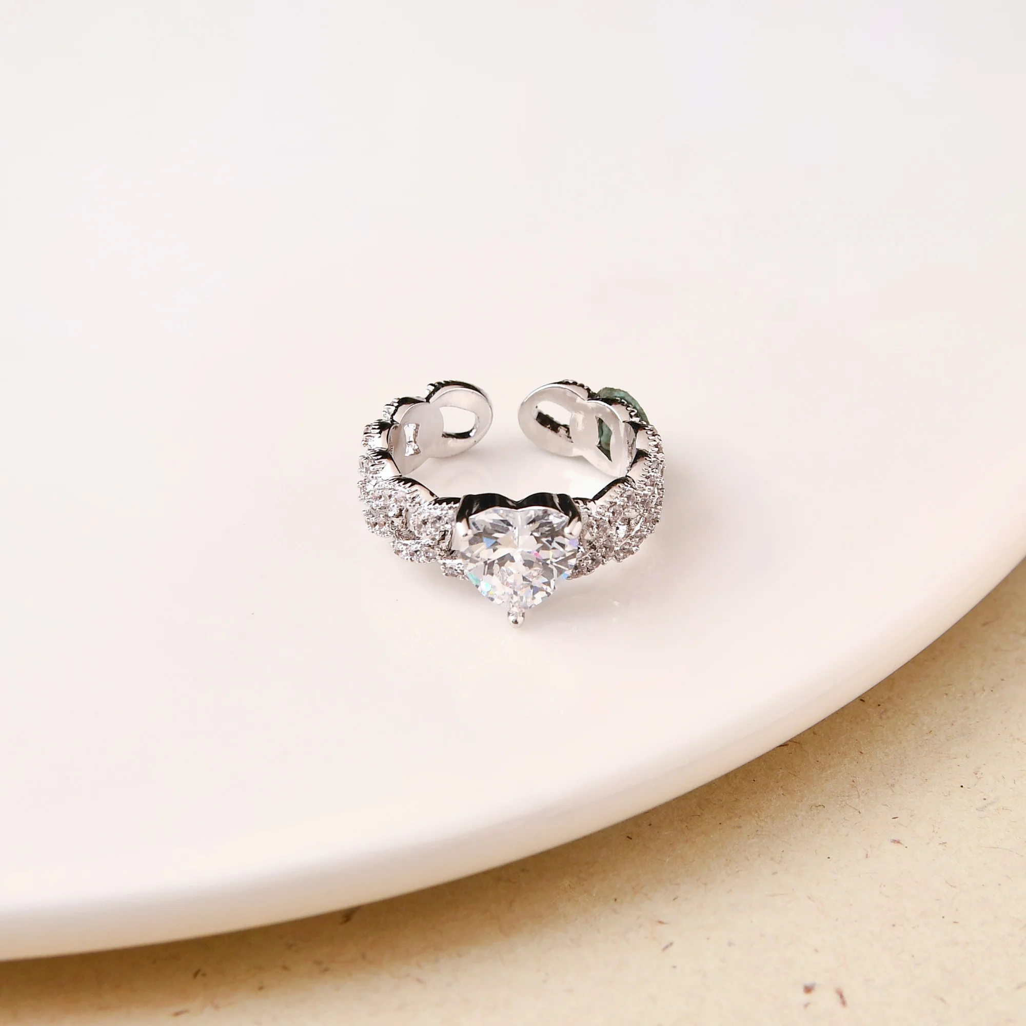 Heart Solitaire Knotted Silver Ring - Image 5