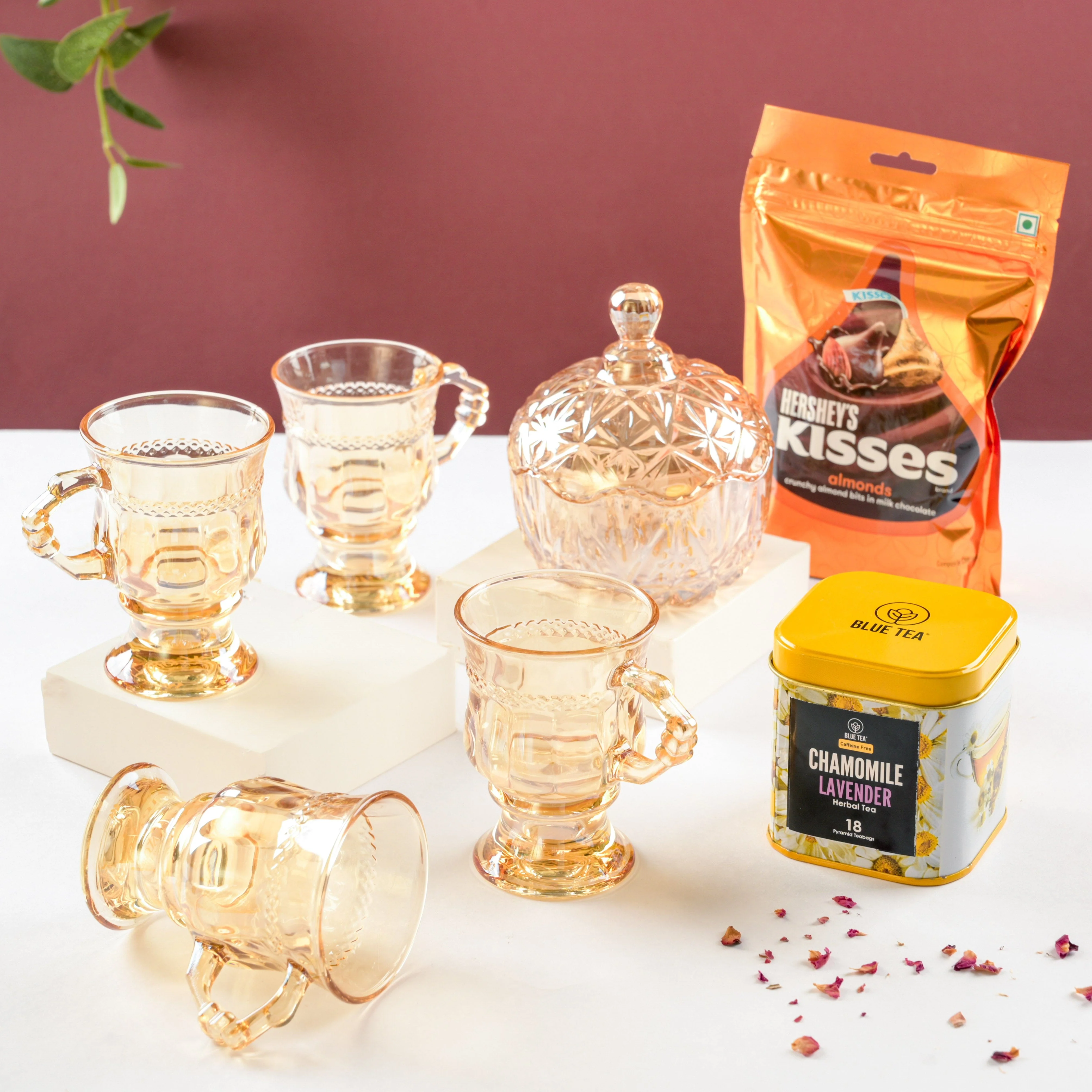 Homemade Delights Amber Glassware With Tea Hamper Set Of 4 - Image 2