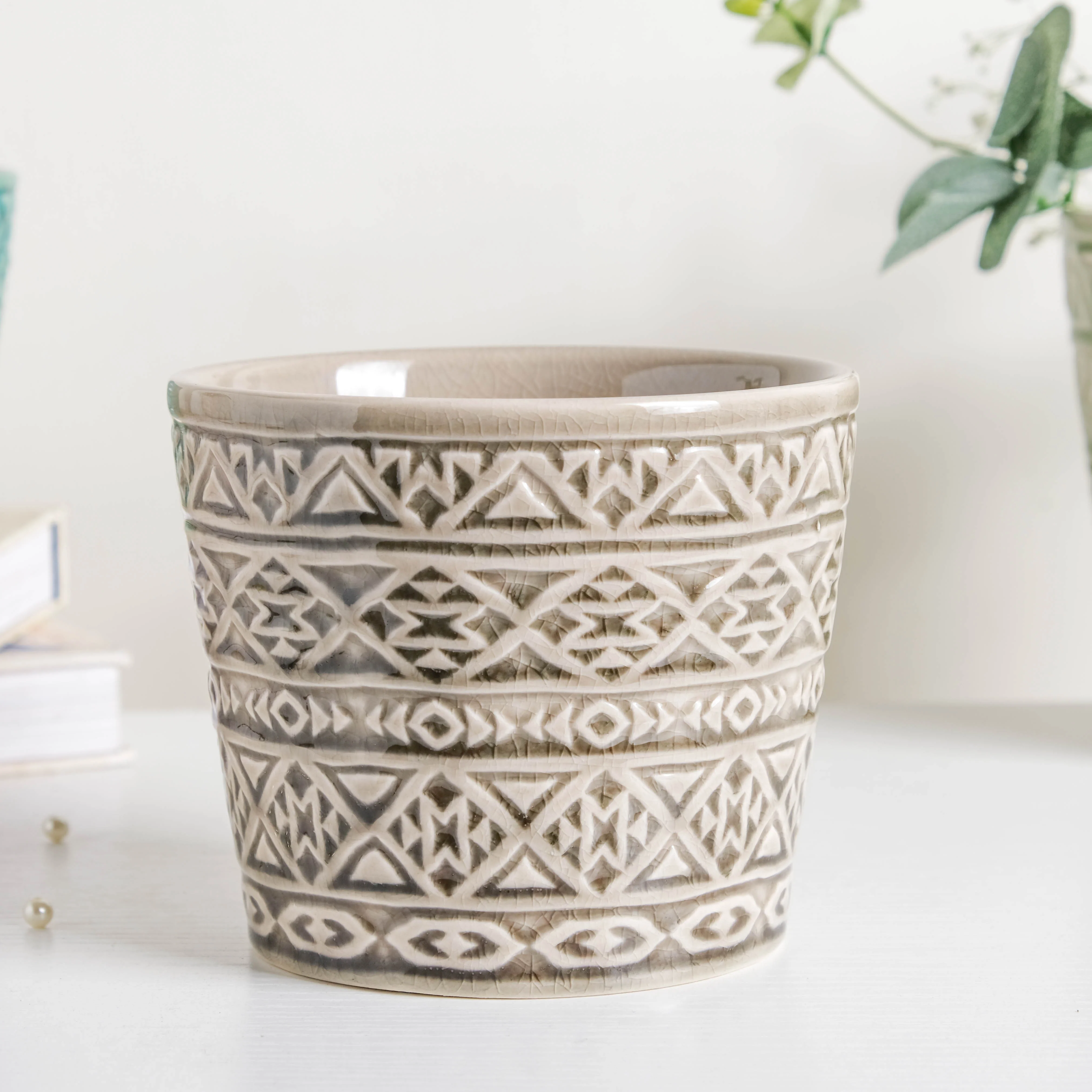 Intricate Texture Grey Pot - Image 2