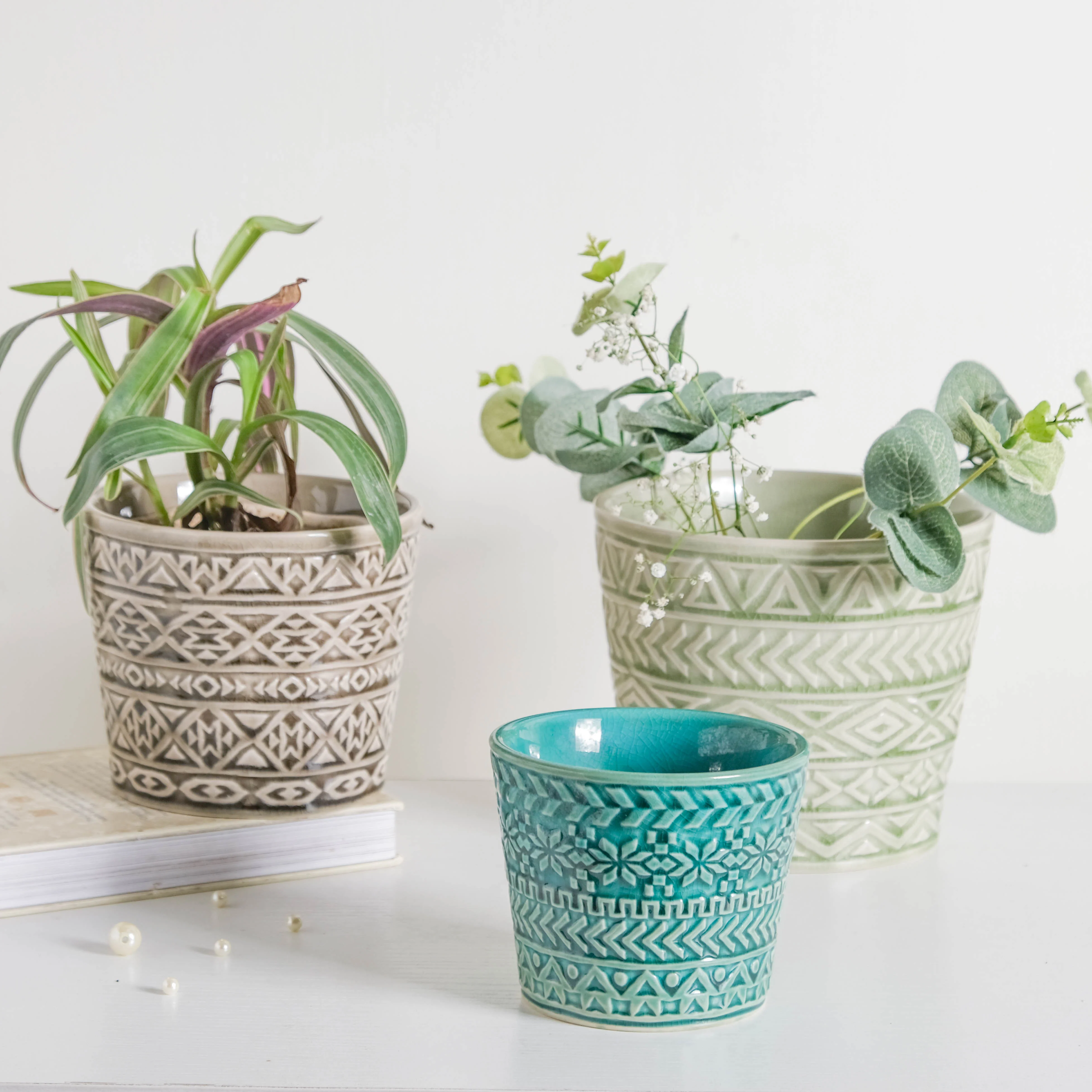 Intricate Texture Sage Green Pot - Image 9