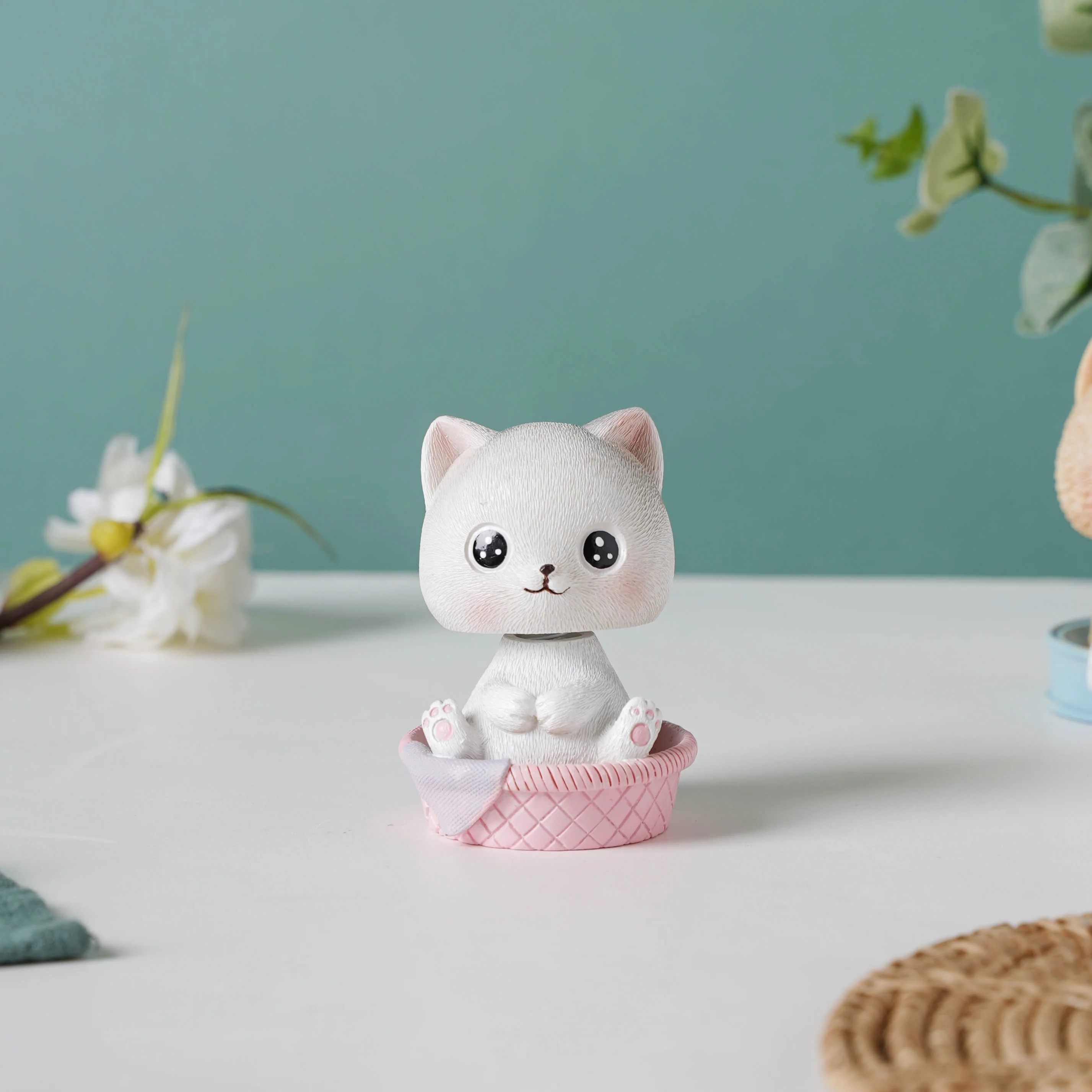 Kitty In A Tub Resin Bobble Head Showpiece