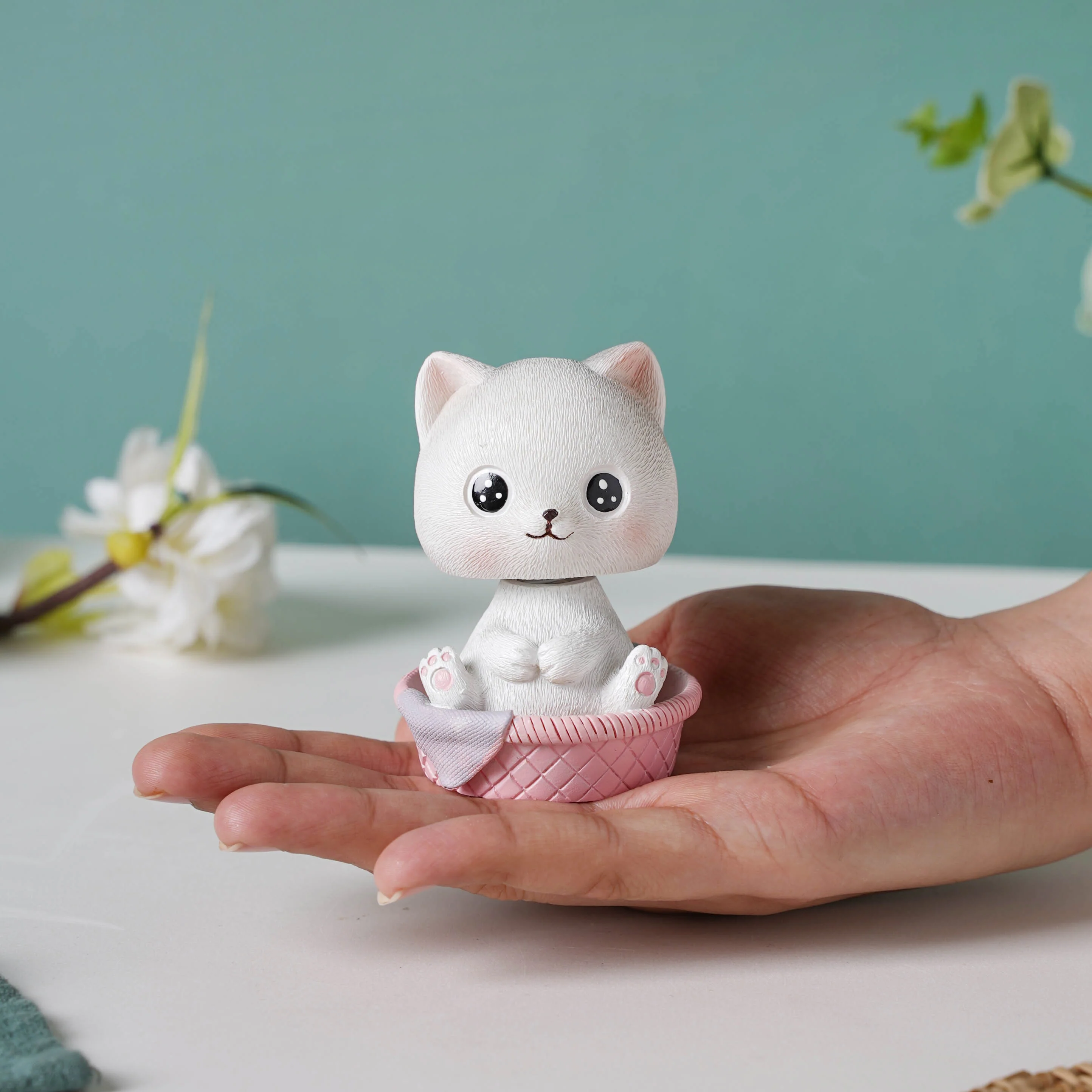 Kitty In A Tub Resin Bobble Head Showpiece - Image 4