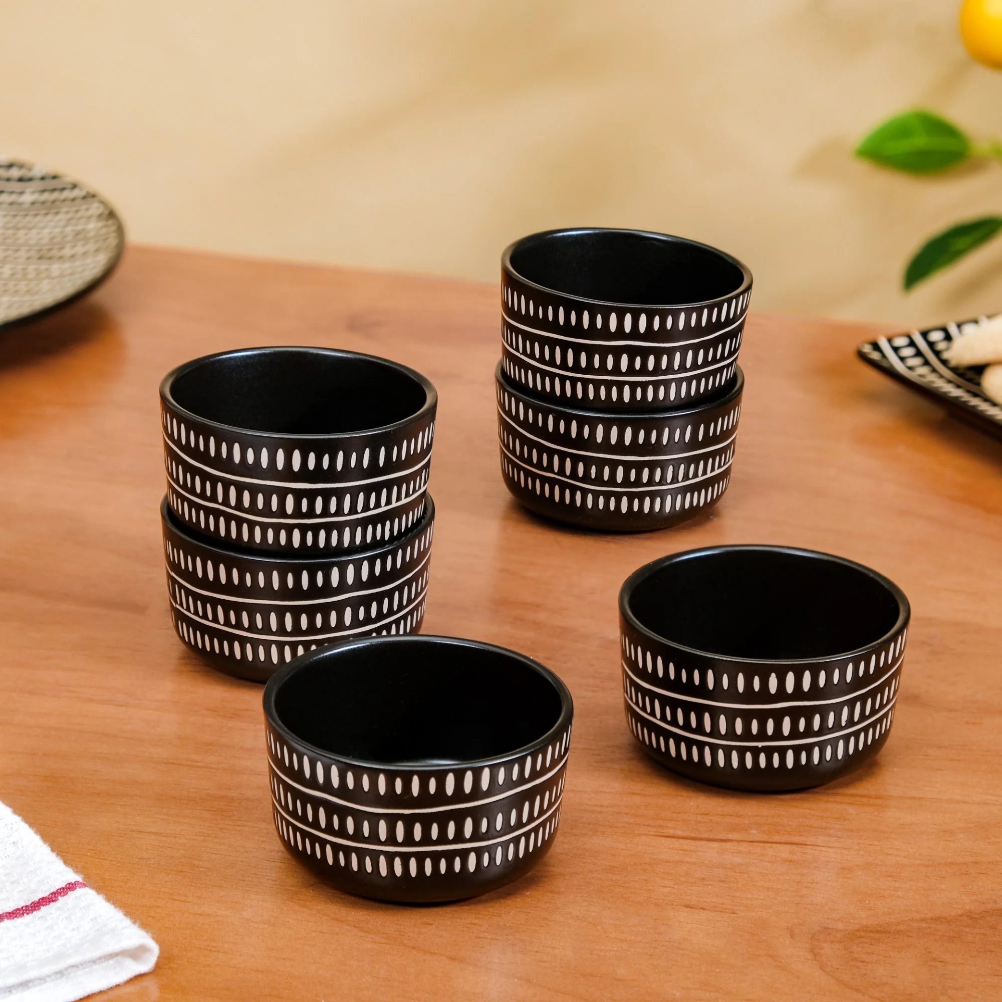 Kuro 24 Piece Ceramic Dinner Set For 6 - Image 7