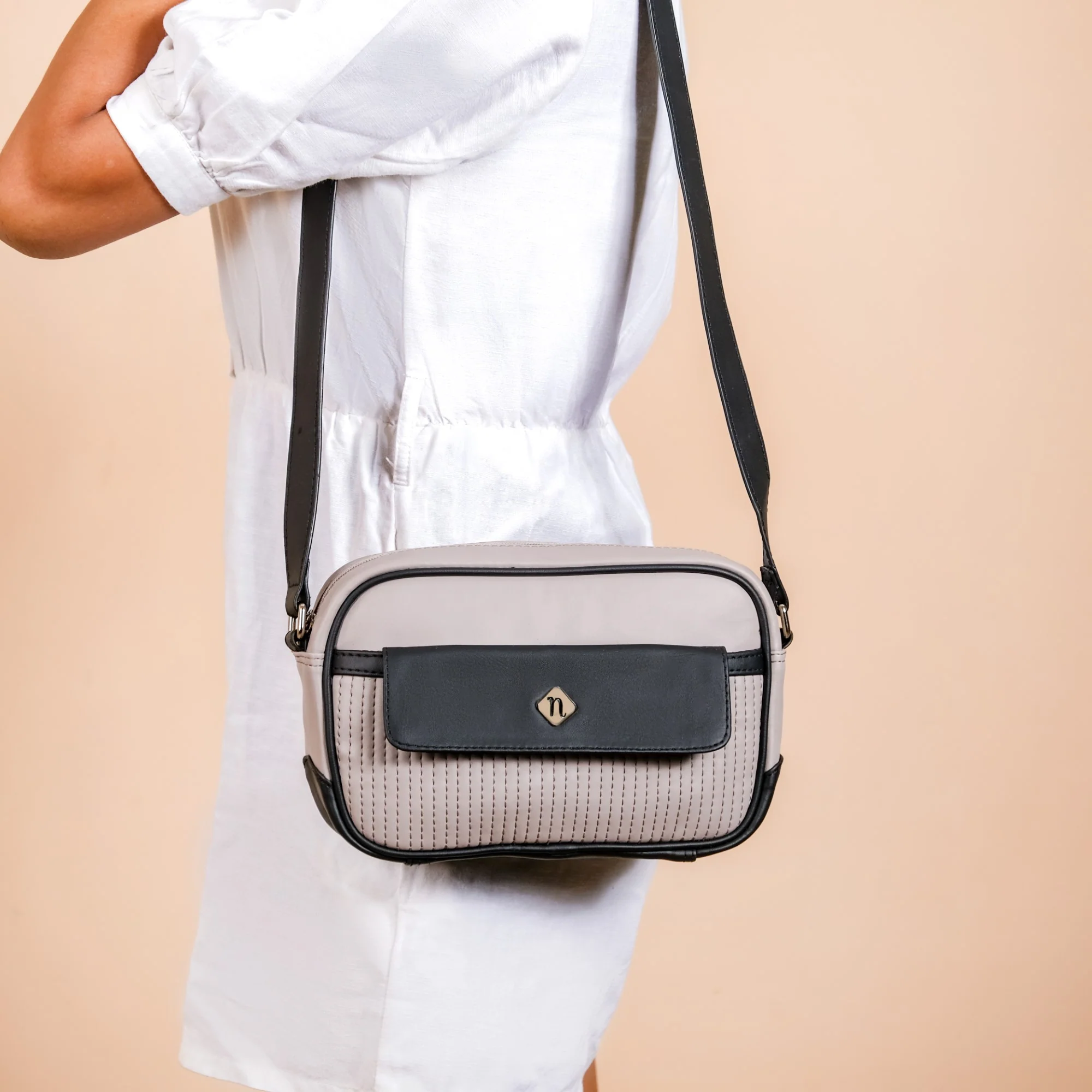 La Fusion Sling Bag Purse For Women Grey - Image 2