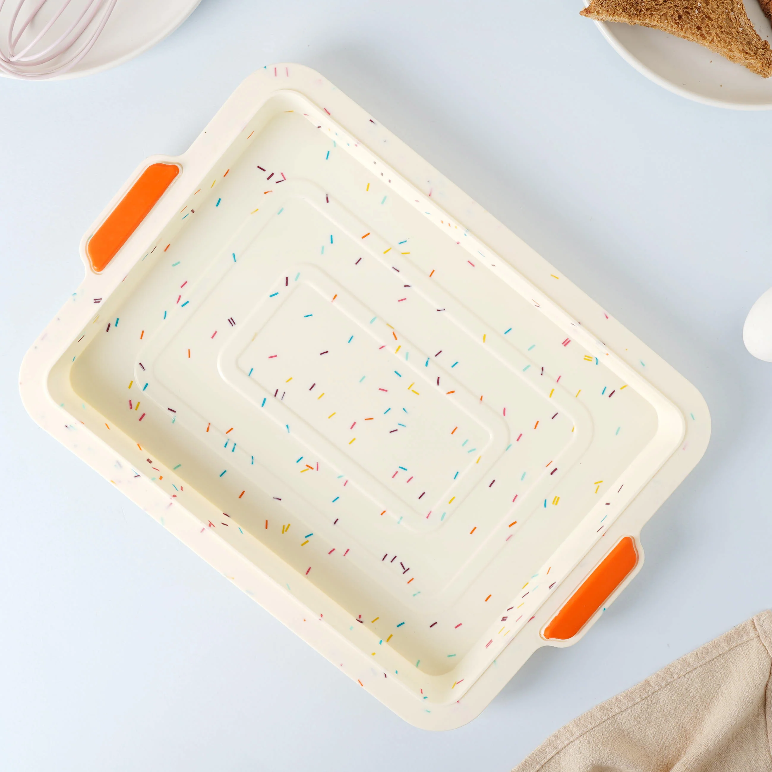 Large Cake Mould - Image 3