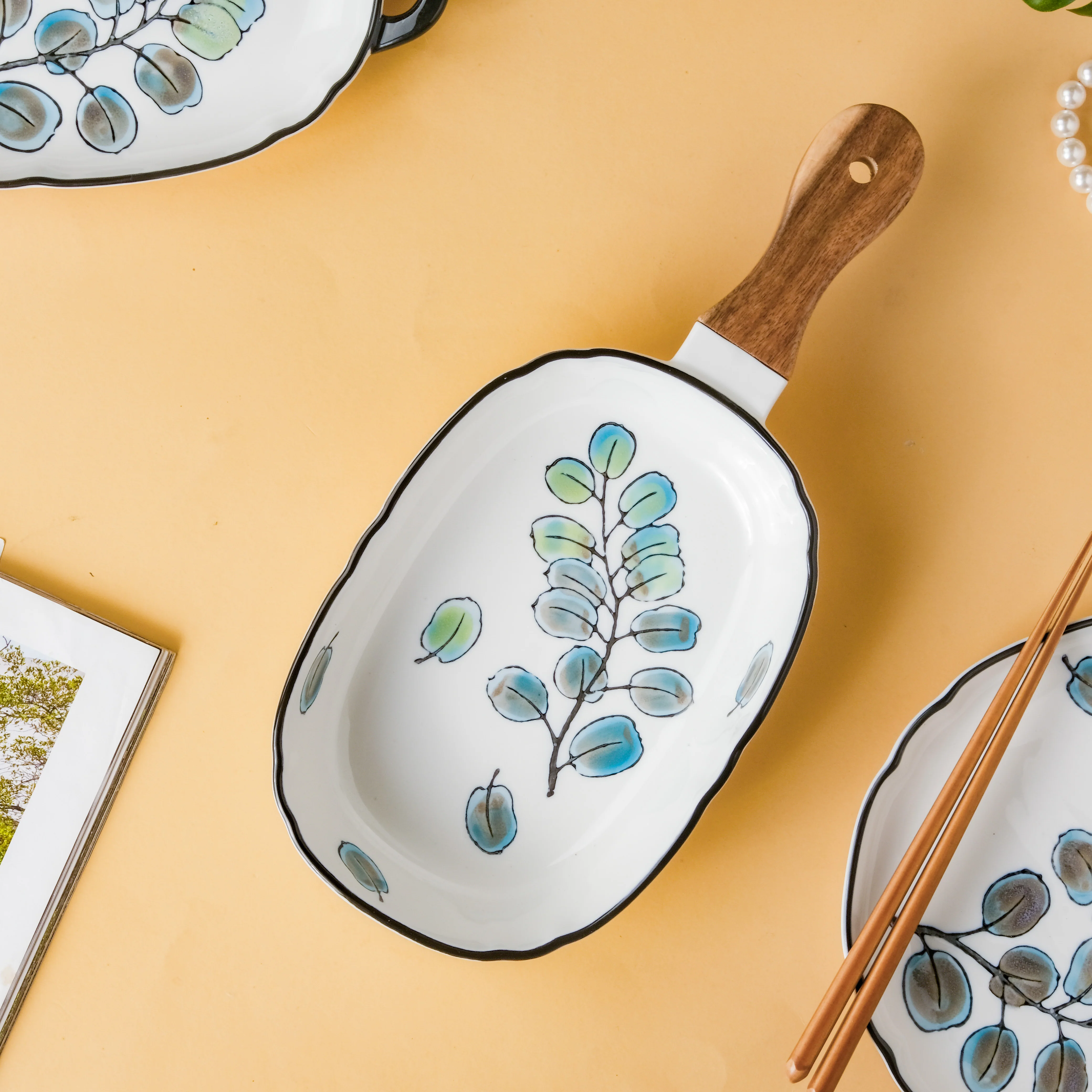 Leaf Ceramic Pasta Bowl - Image 3