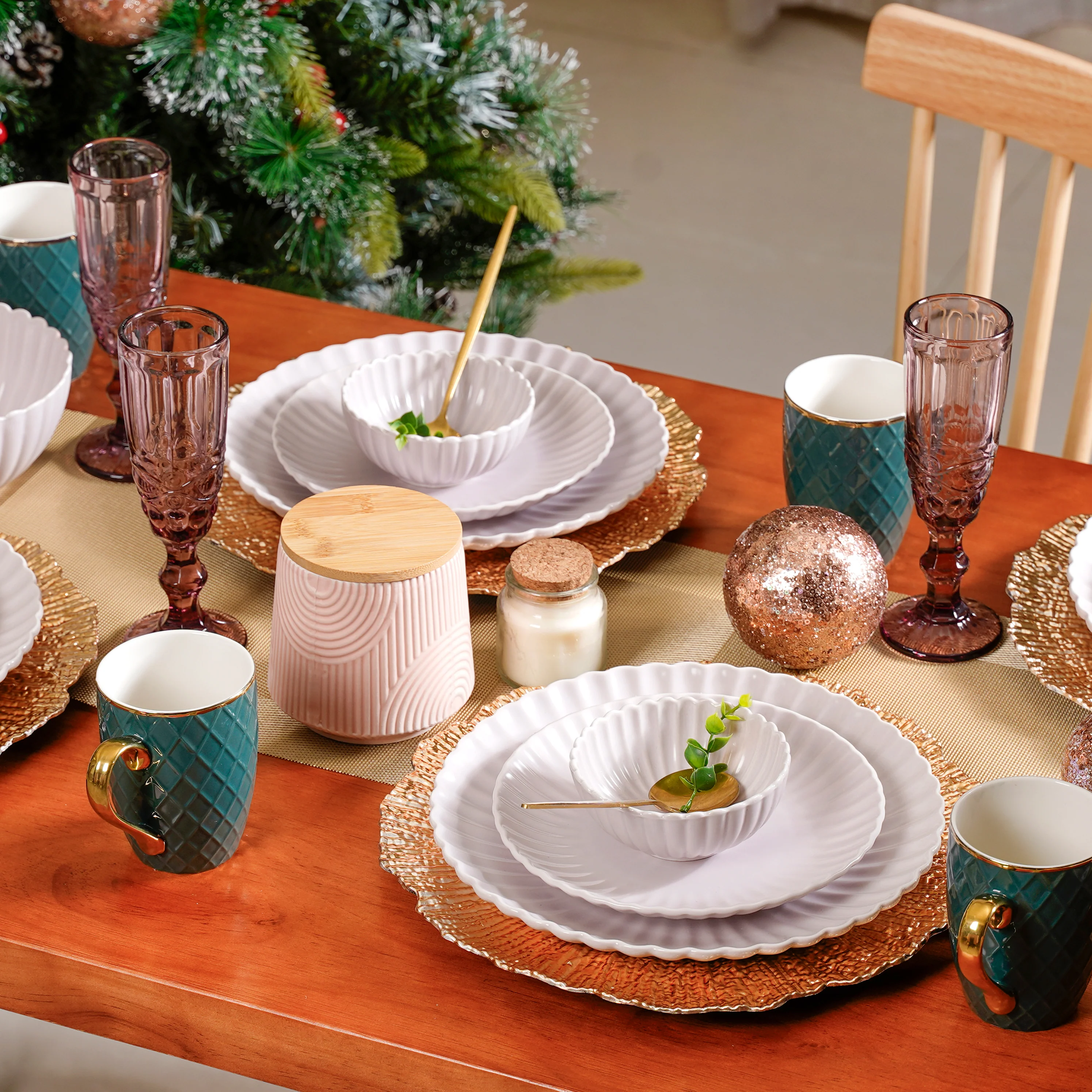 Lilac Scalloped 22 Piece Dinner Set For 6 - Image 2