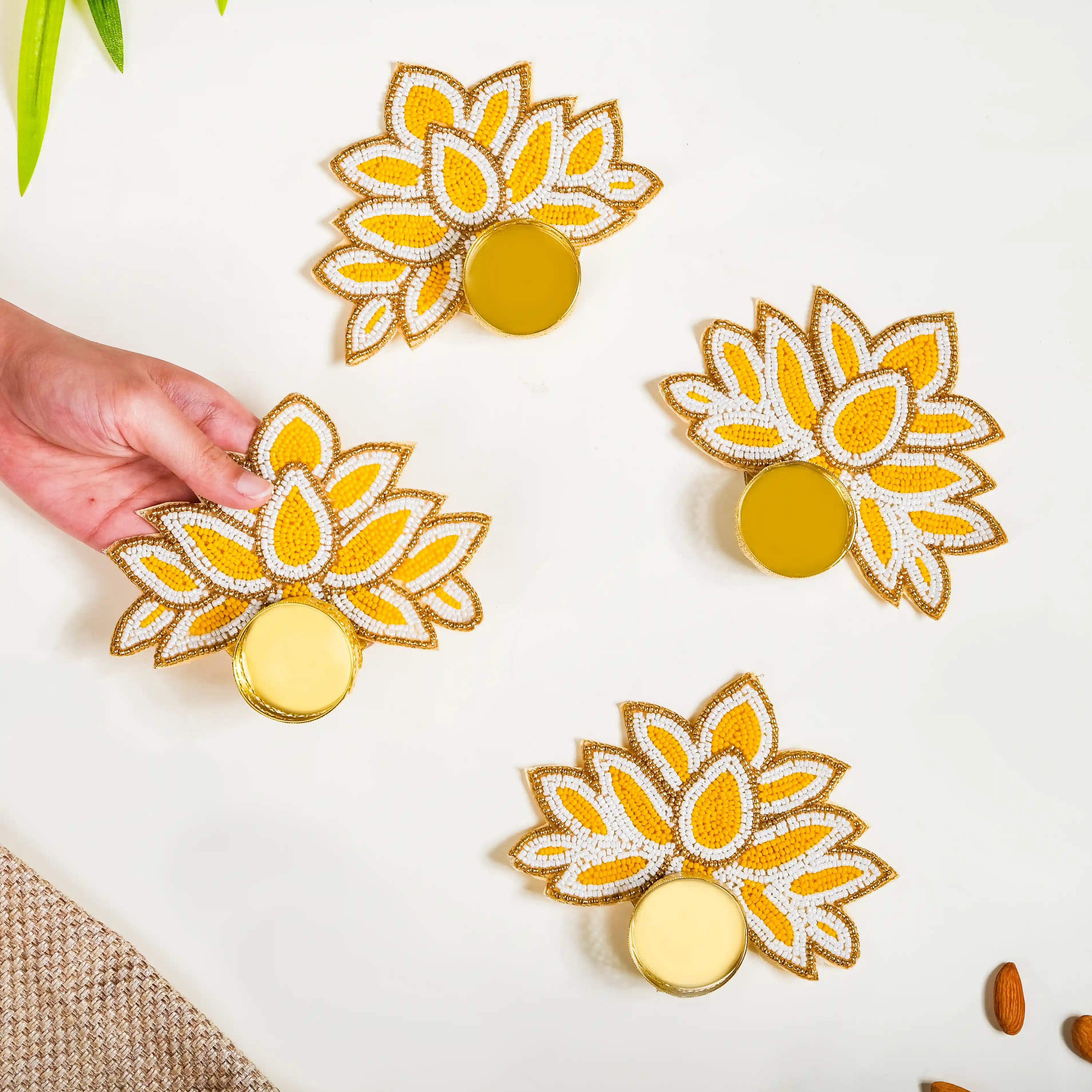 Lotus Tealight Candle Holder Set of 4 White And Yellow - Image 2