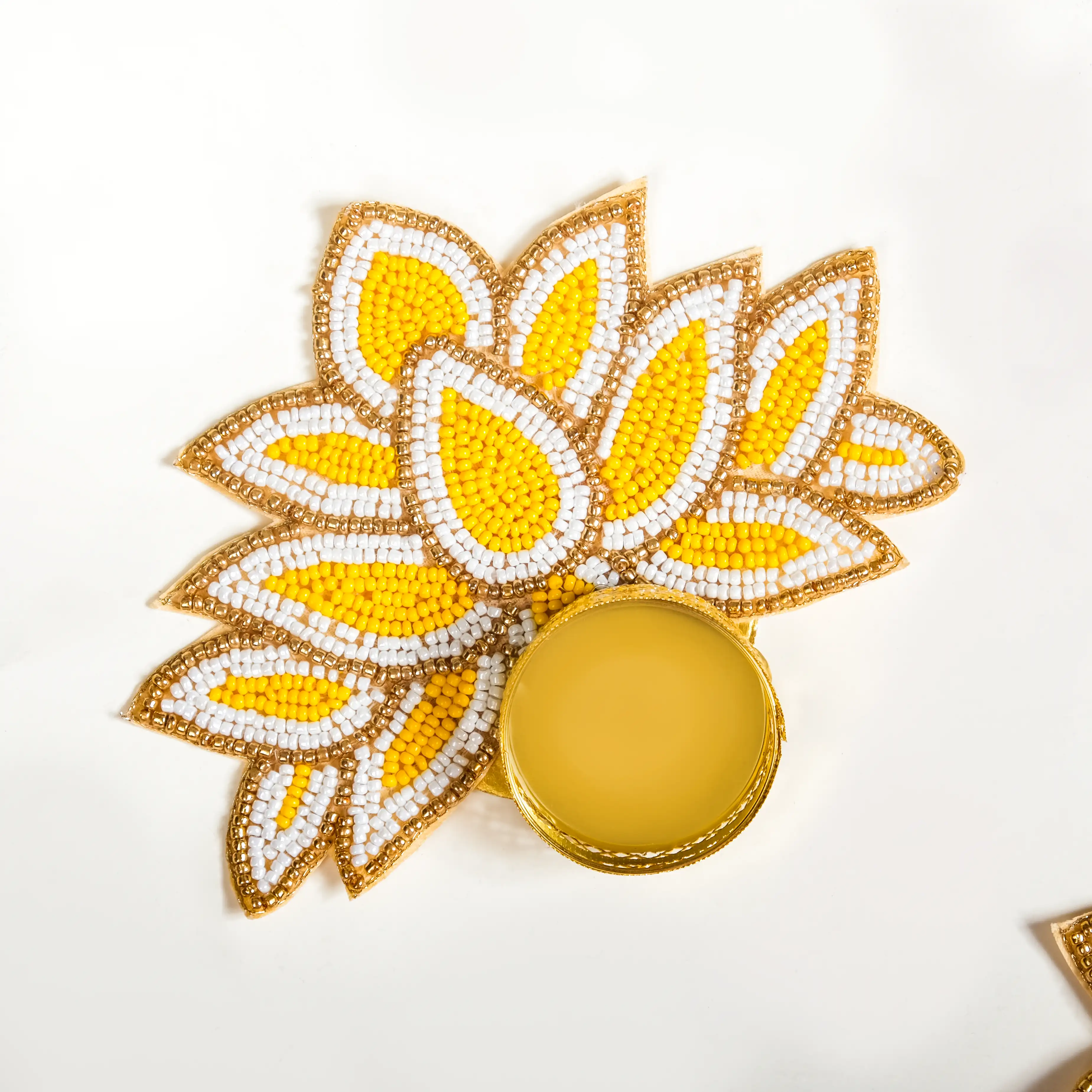 Lotus Tealight Candle Holder Set of 4 White And Yellow - Image 3