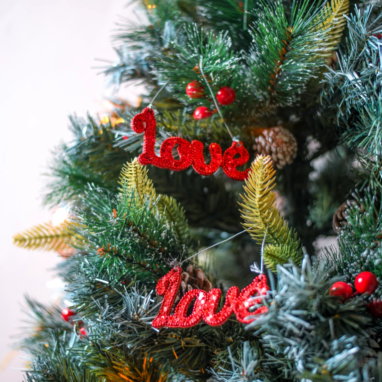 Love Christmas Ornament Set of 2 Red - Image 2