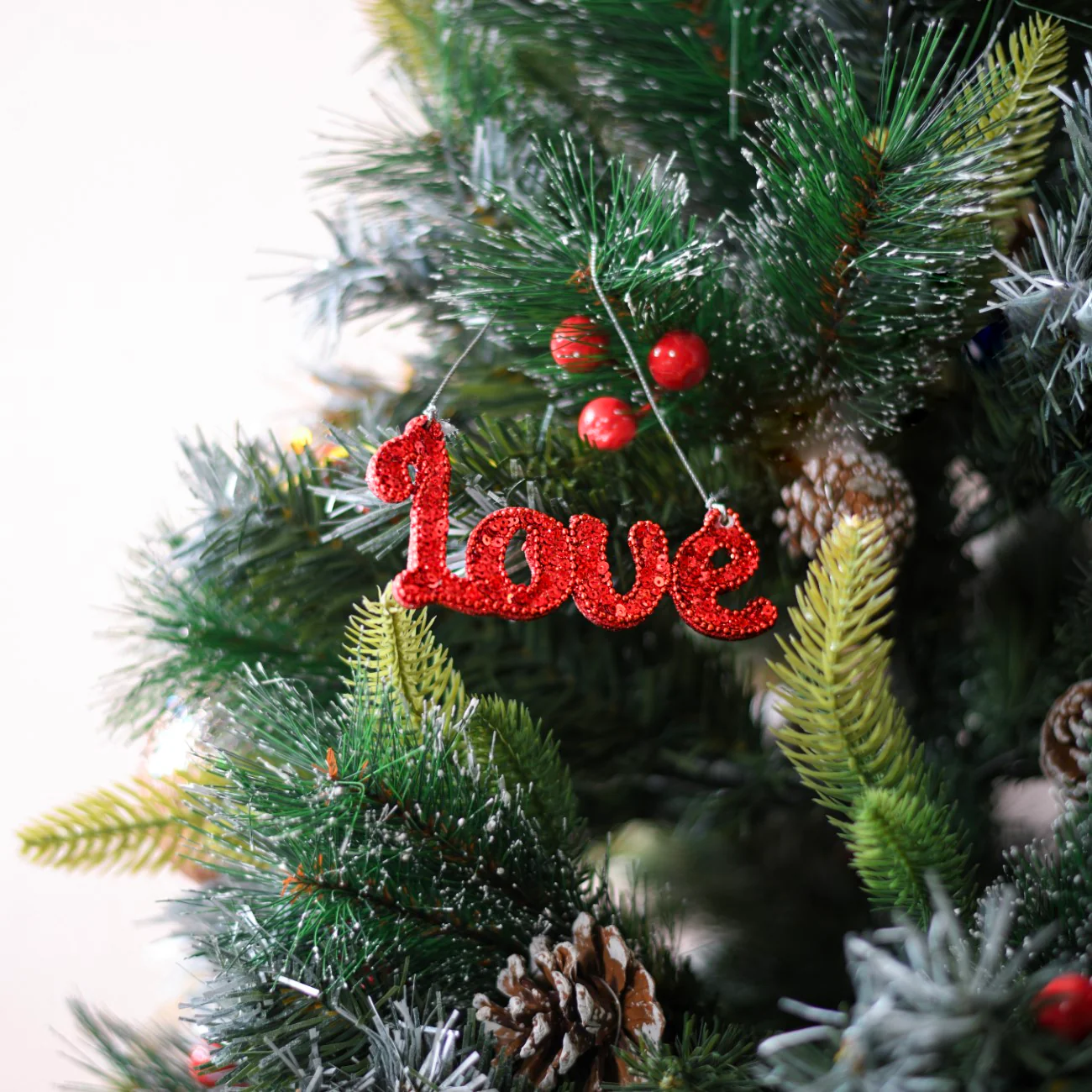 Love Christmas Ornament Set of 2 Red - Image 5