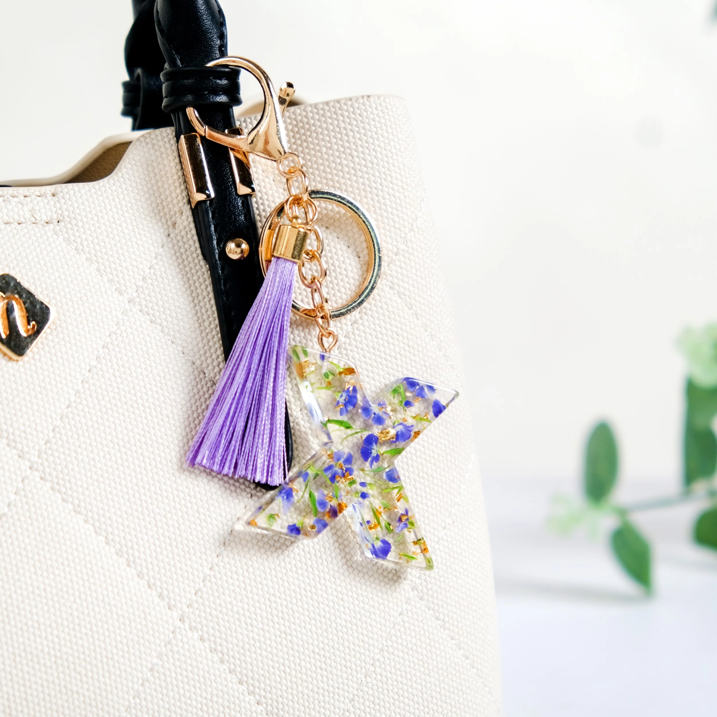 Lush Botanic Beauty X Resin Keyring With Tassel - Image 3